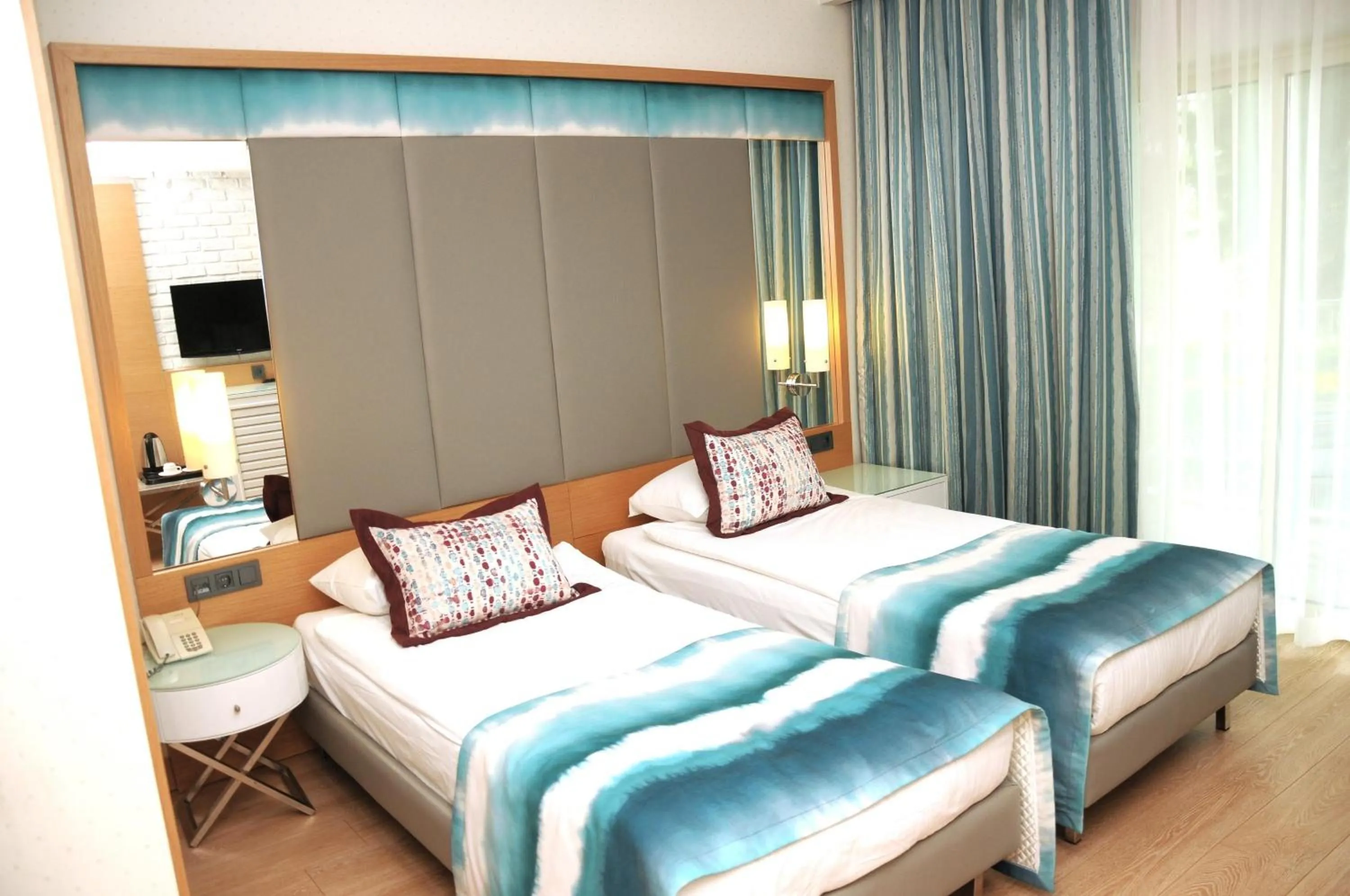 Photo of the whole room, Bed in Long Beach Alanya - Ultra All Inclusive