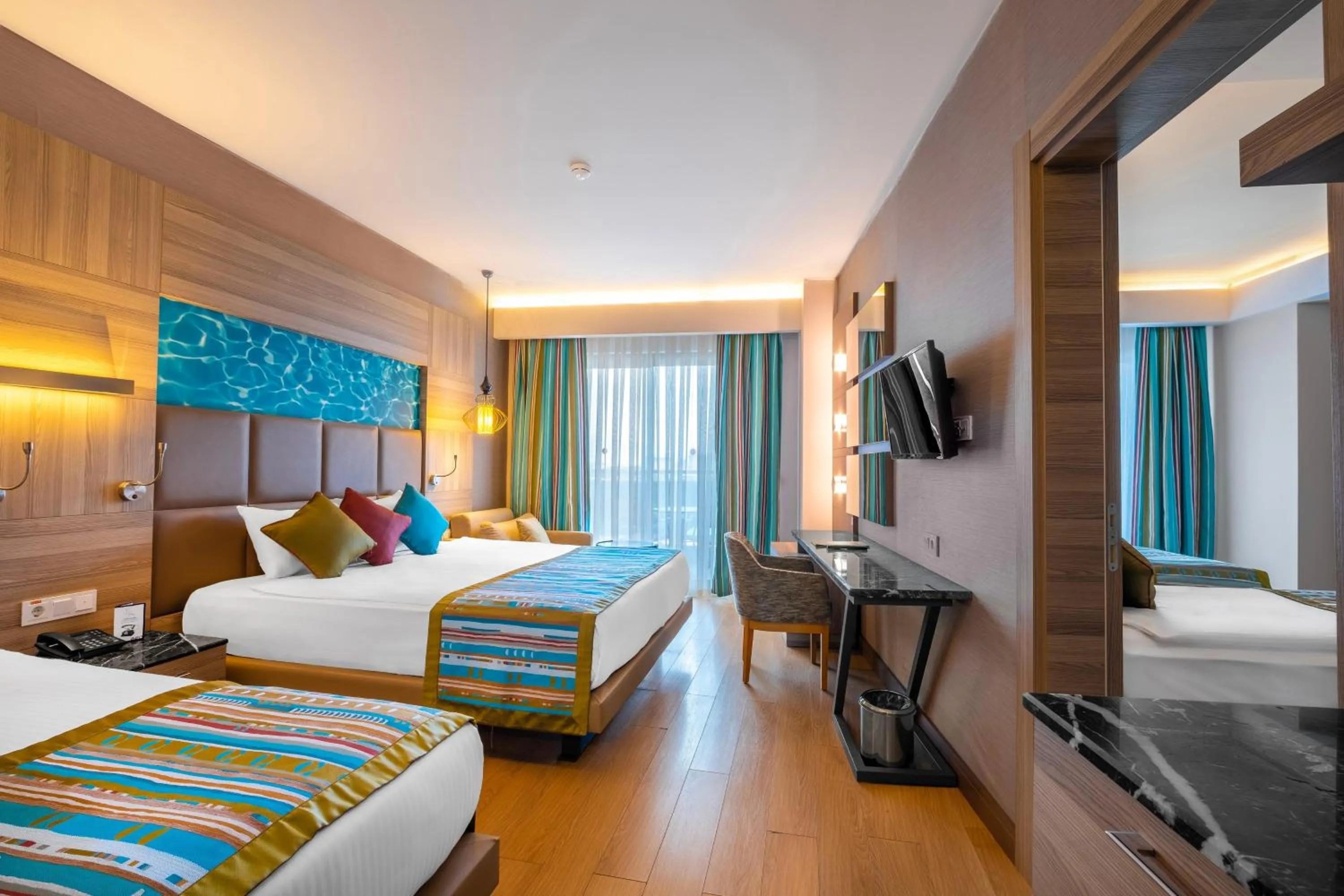 Photo of the whole room, Bed in Long Beach Alanya - Ultra All Inclusive