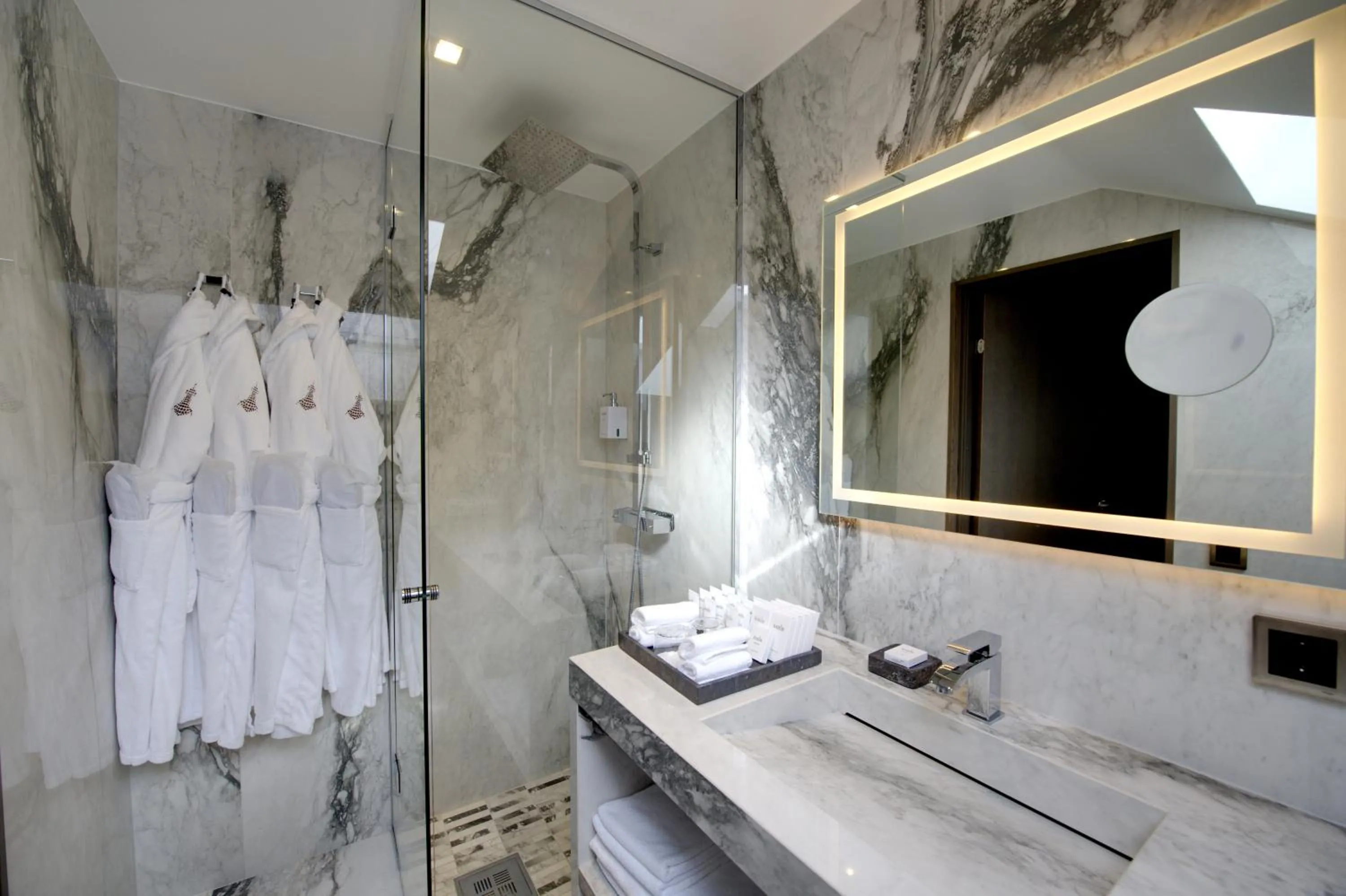 Shower in The Lamp Hotel & Spa