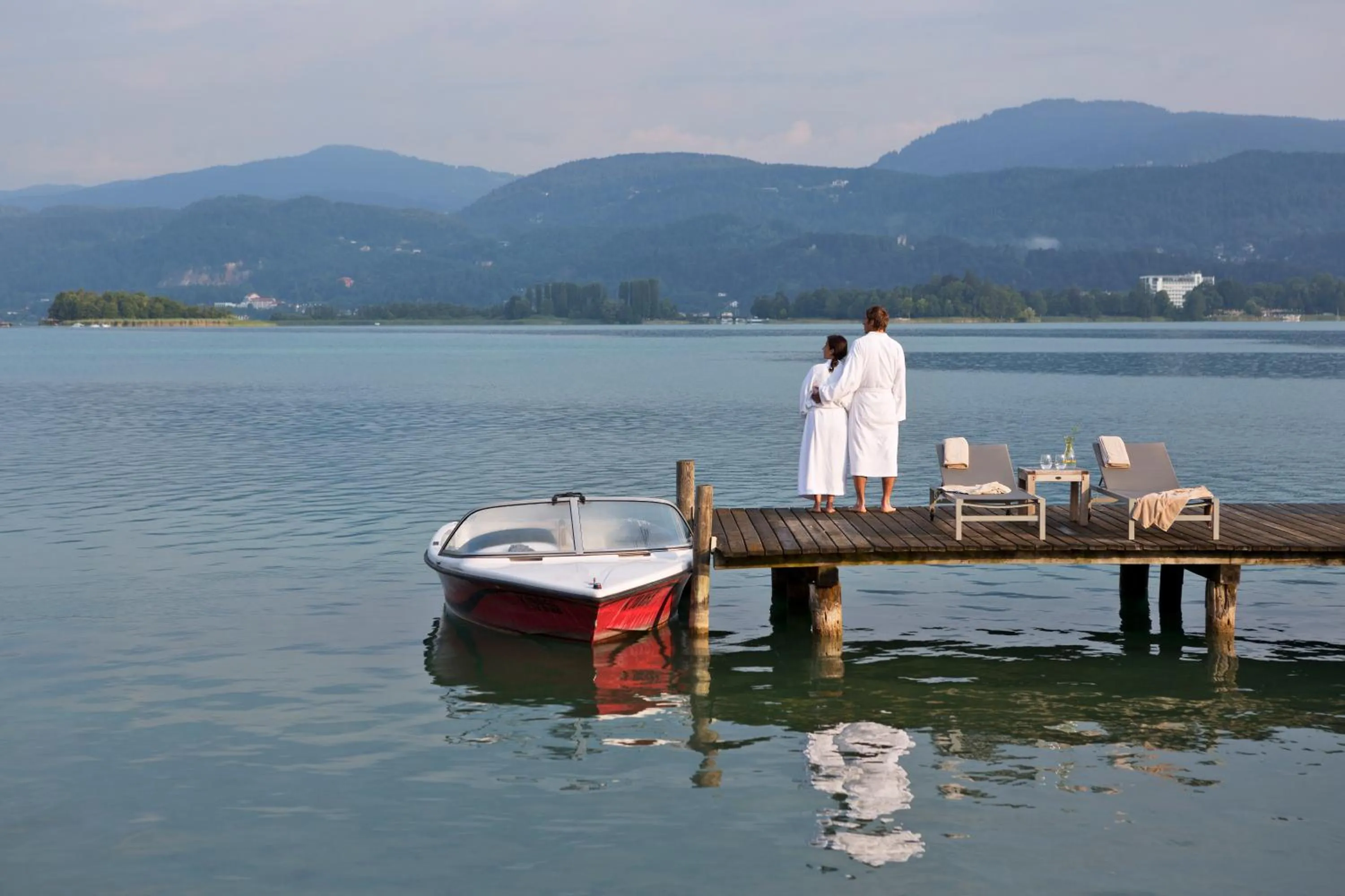 People in Hotel Linde