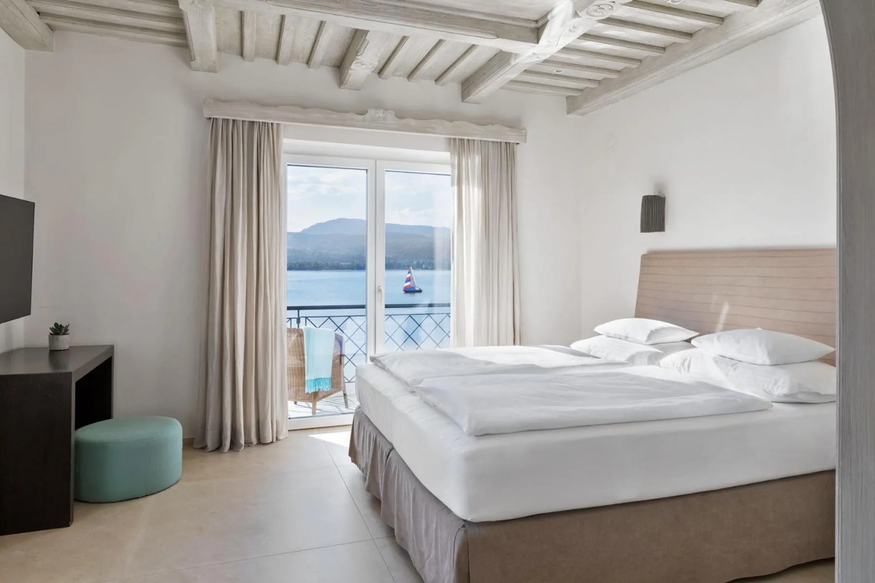 Bedroom, Bed in Hotel Linde