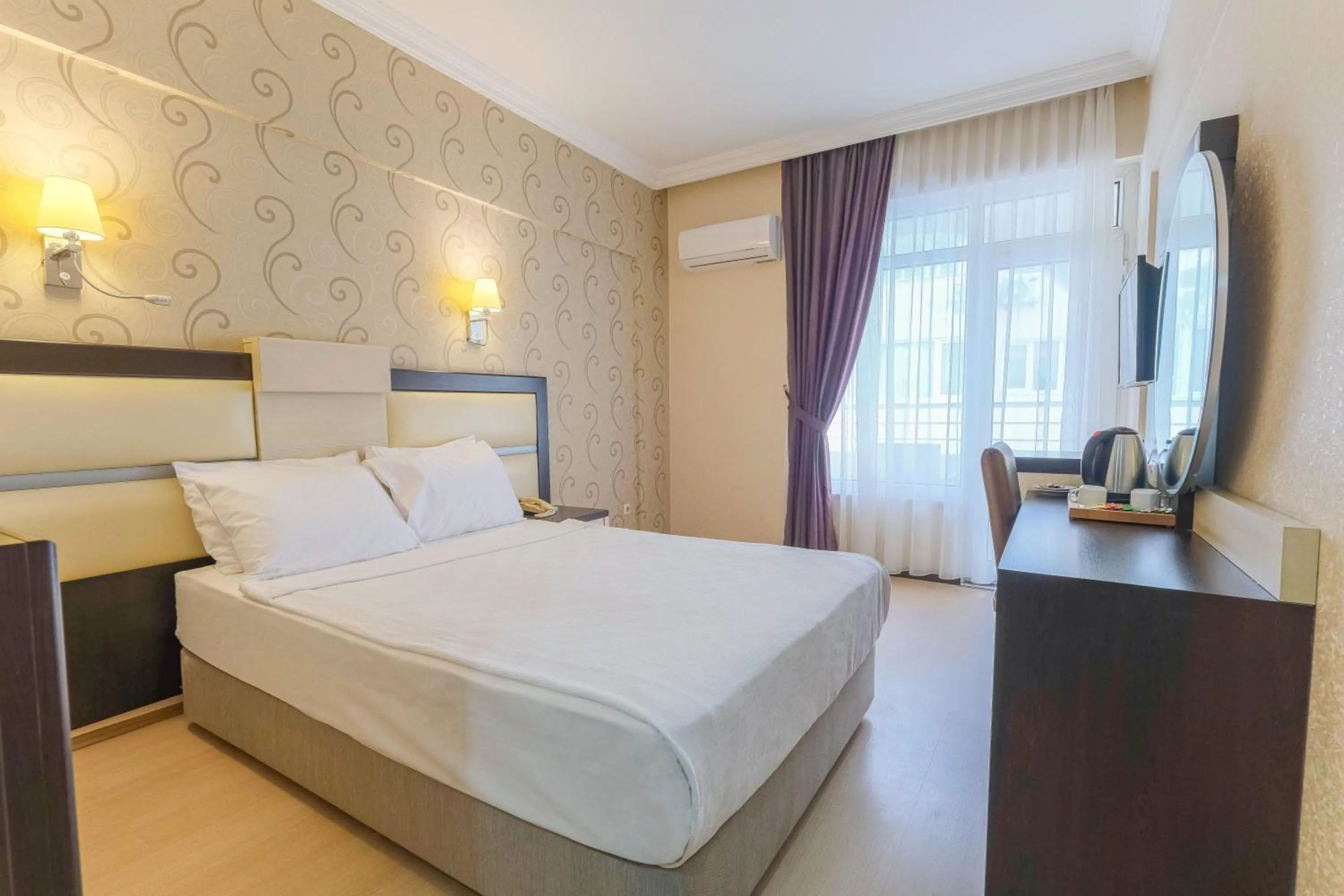 Bed in Wien Star Hotel, Adults Only