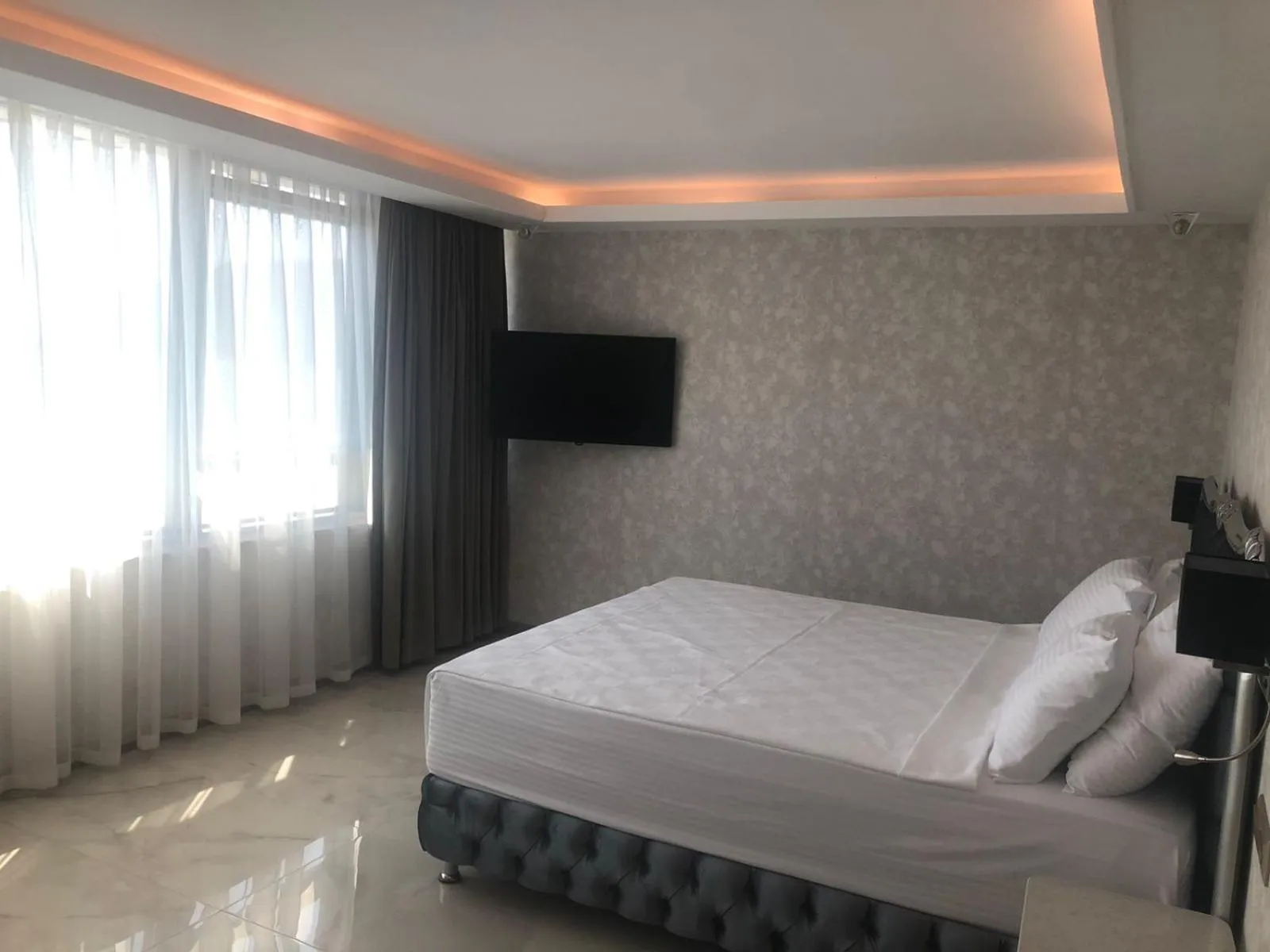 Communal lounge/ TV room in Wien Star Hotel, Adults Only