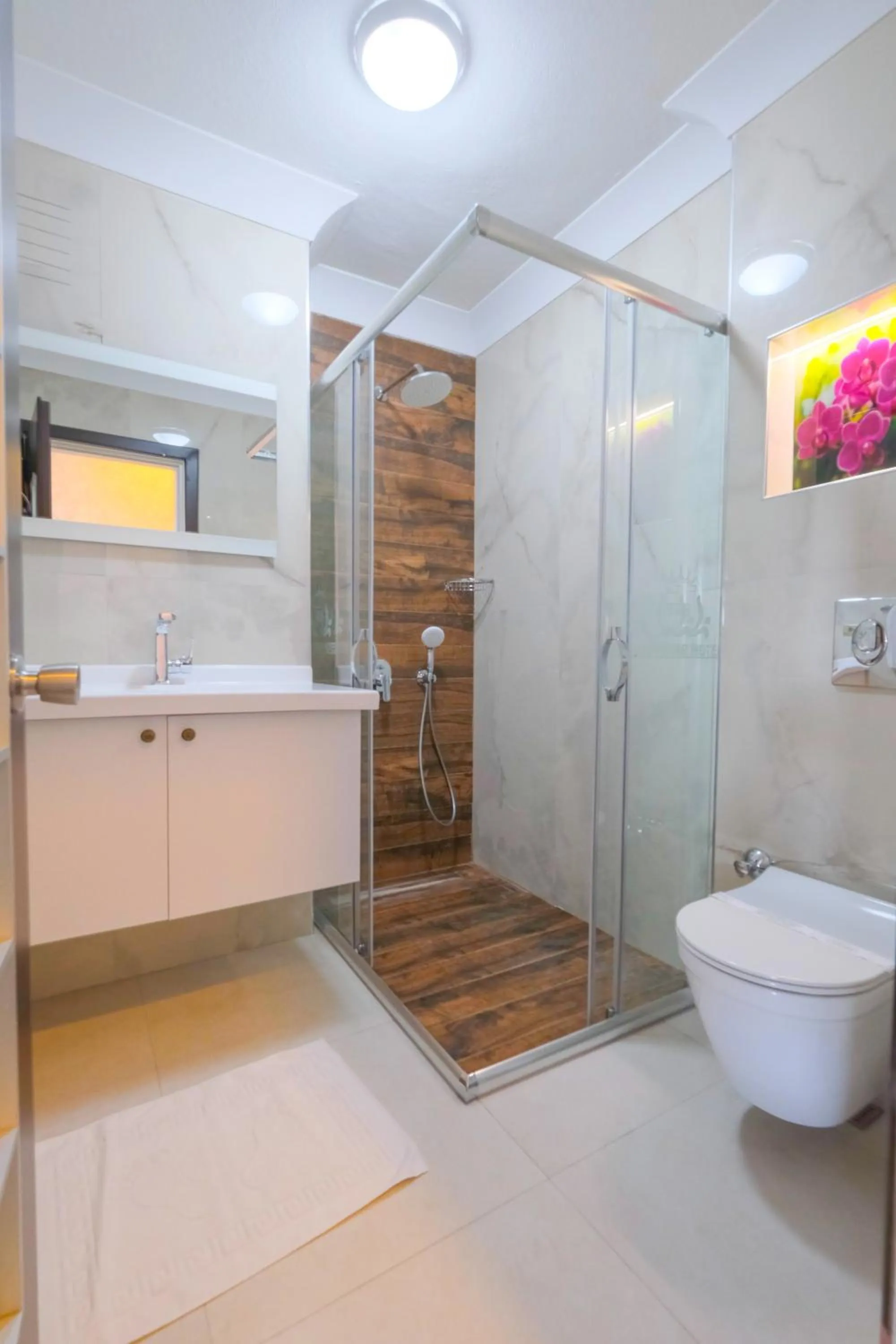 Shower in Wien Star Hotel, Adults Only