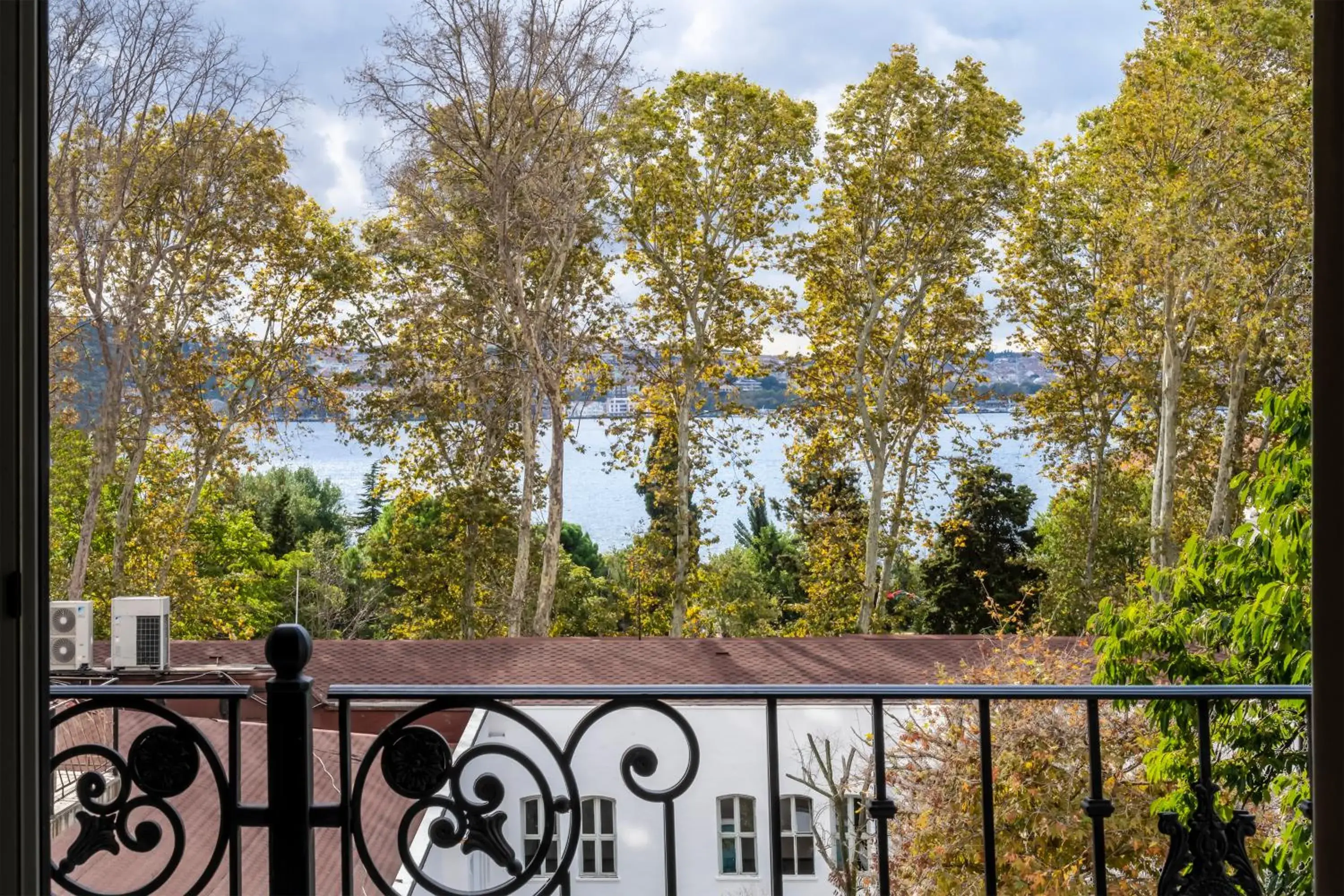 King Suite with Sea View in Çırağan Apart Bosphorus King Suite with Sea View in Çırağan Apart Bosphorus