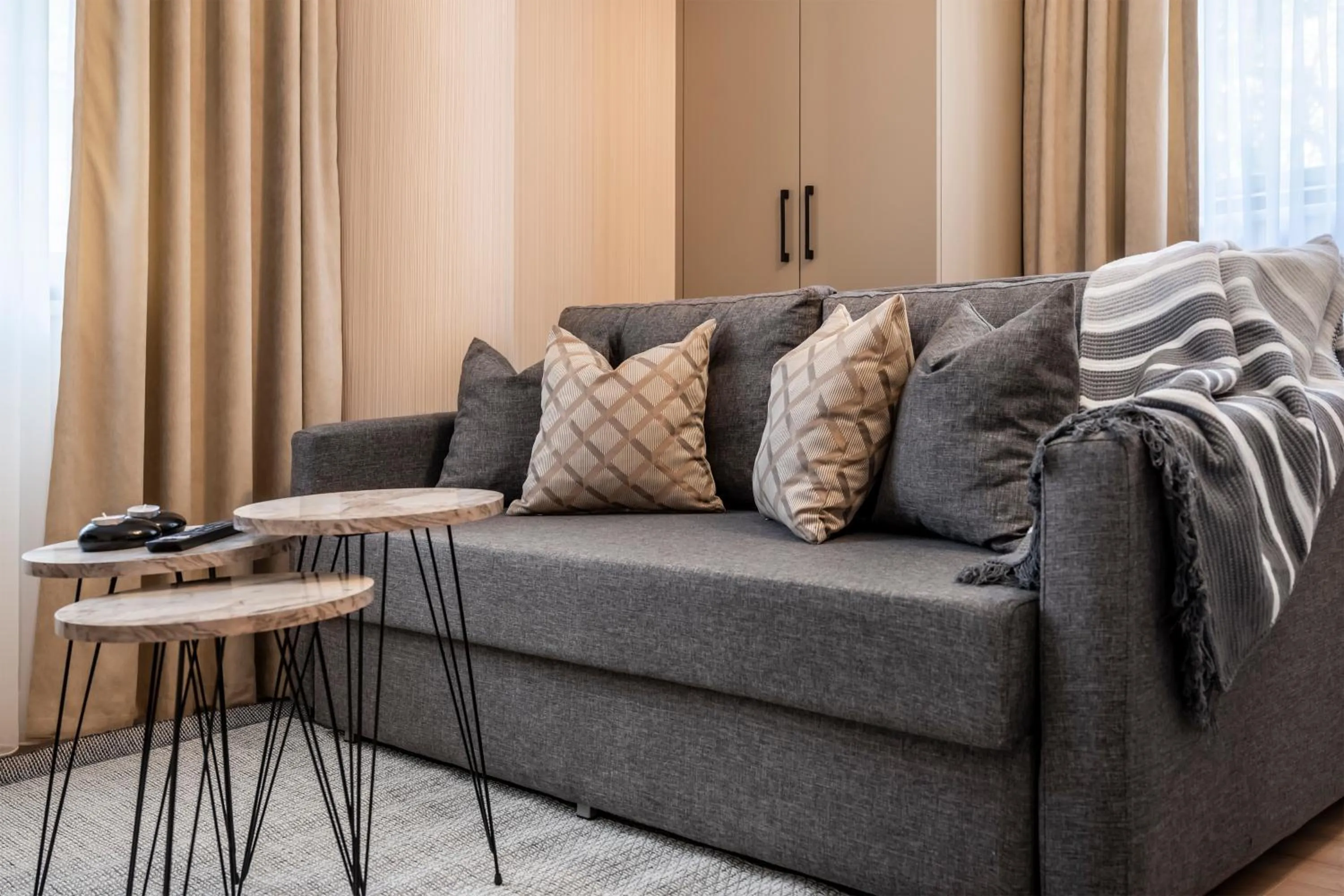 Seating area in Çırağan Apart Bosphorus