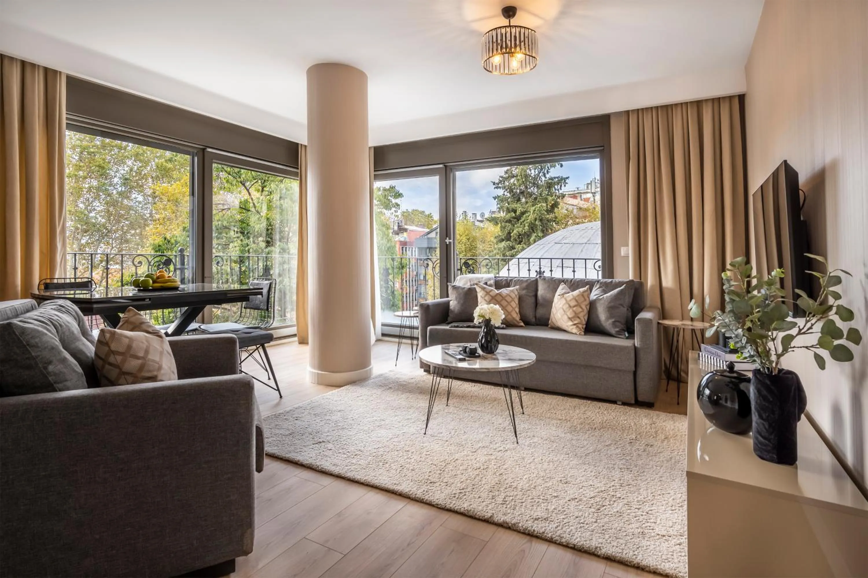 Seating area in Çırağan Apart Bosphorus