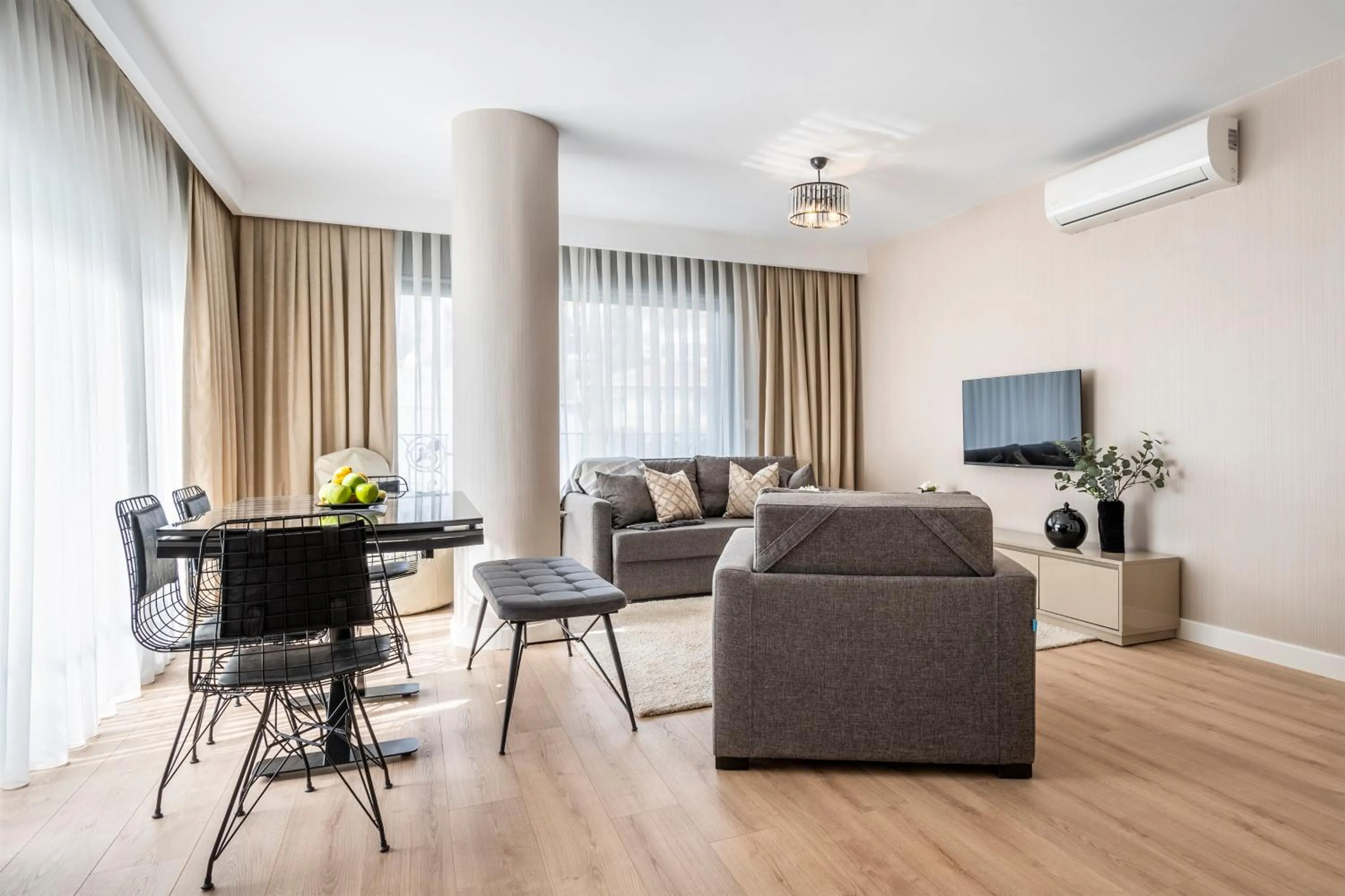 Dining area in Çırağan Apart Bosphorus