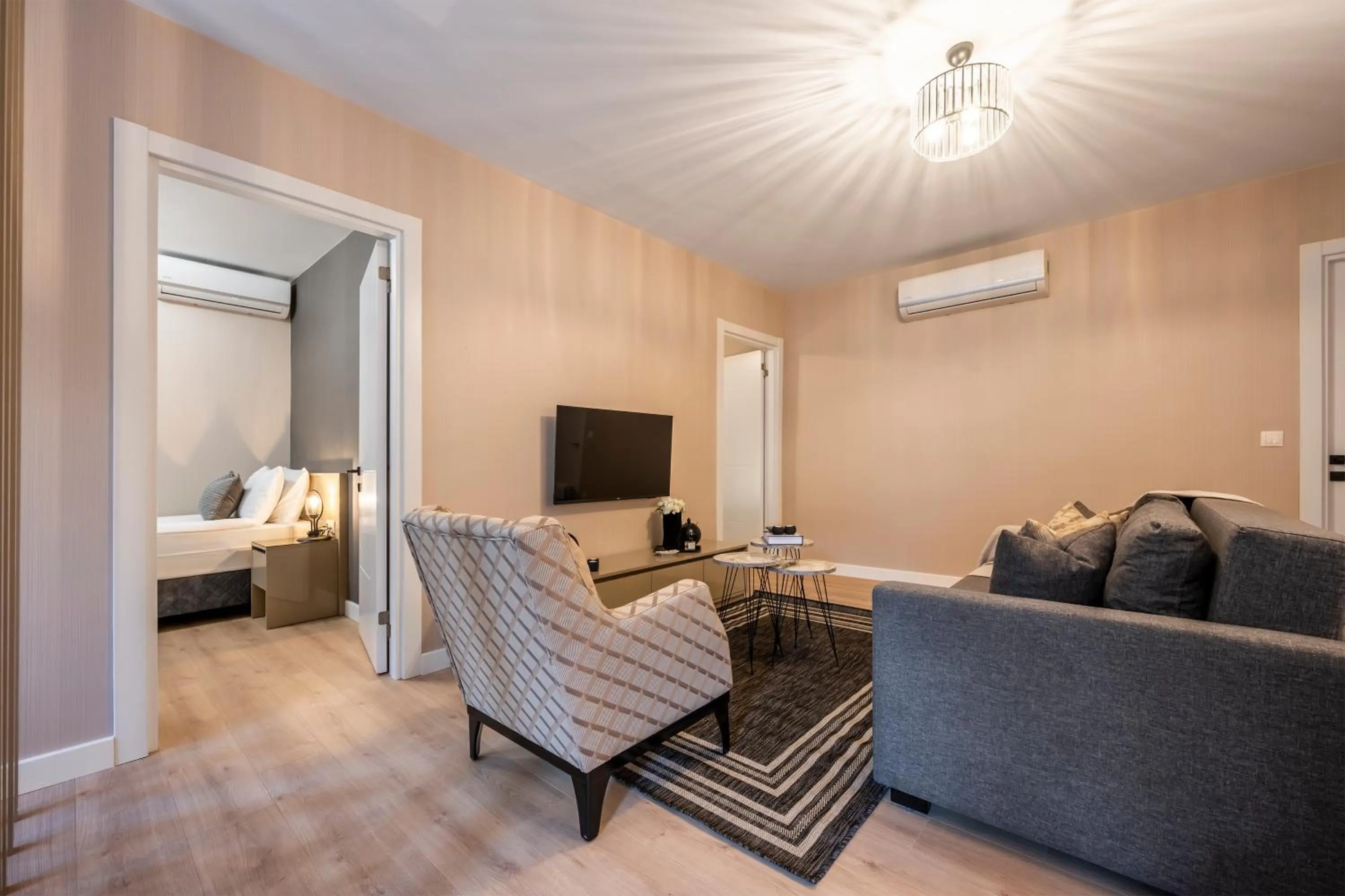 Seating area in Çırağan Apart Bosphorus