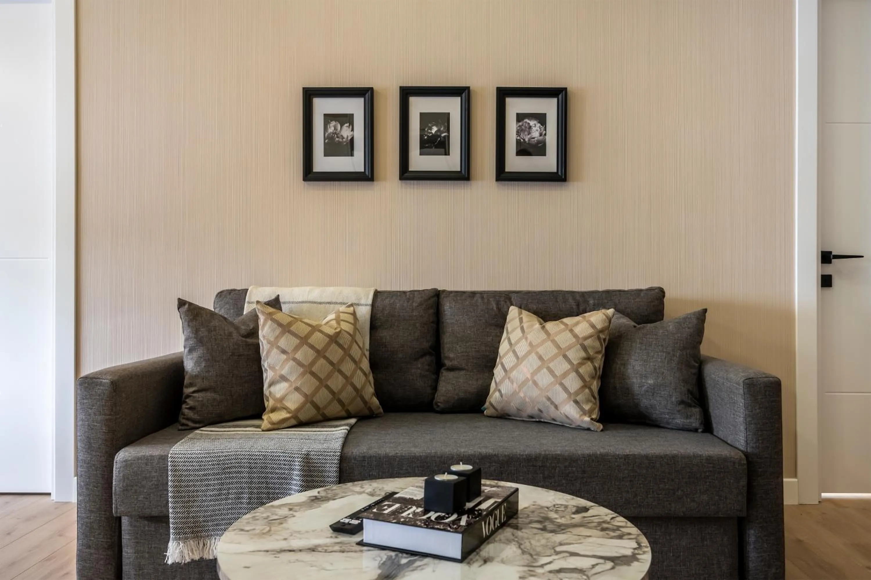 Seating area in Çırağan Apart Bosphorus