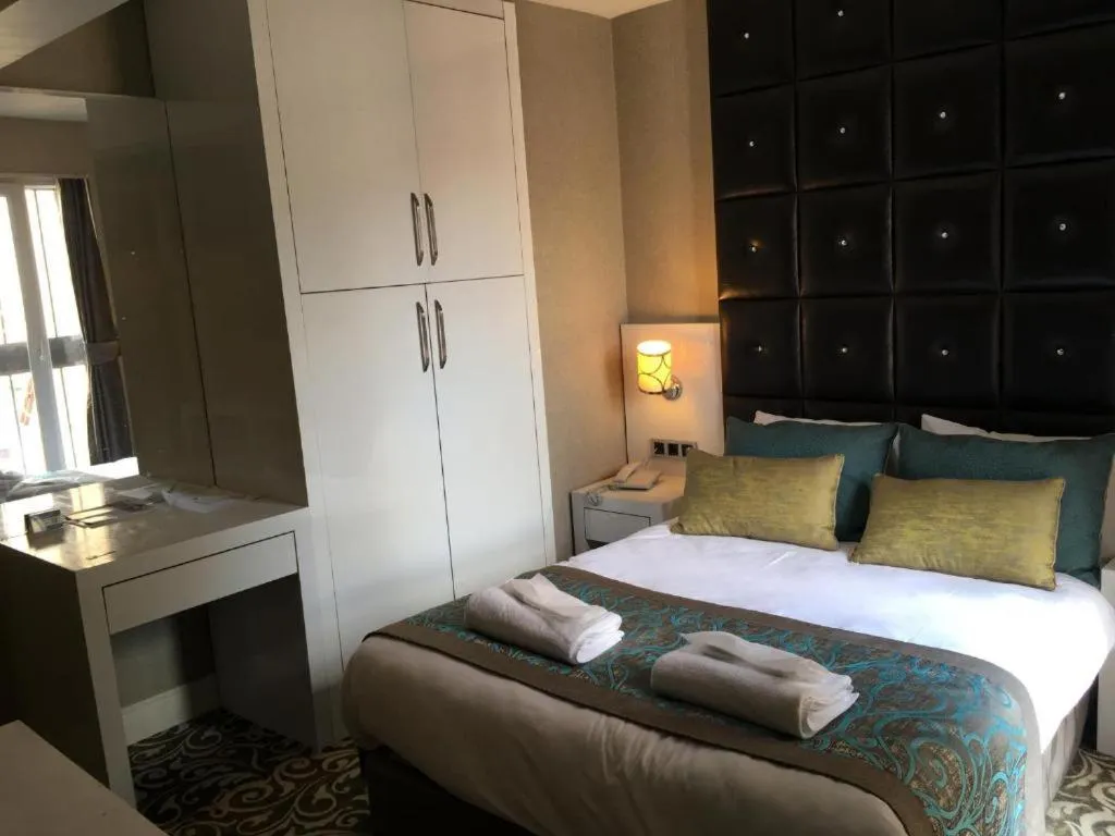 Bed in Taksim Line Hotel
