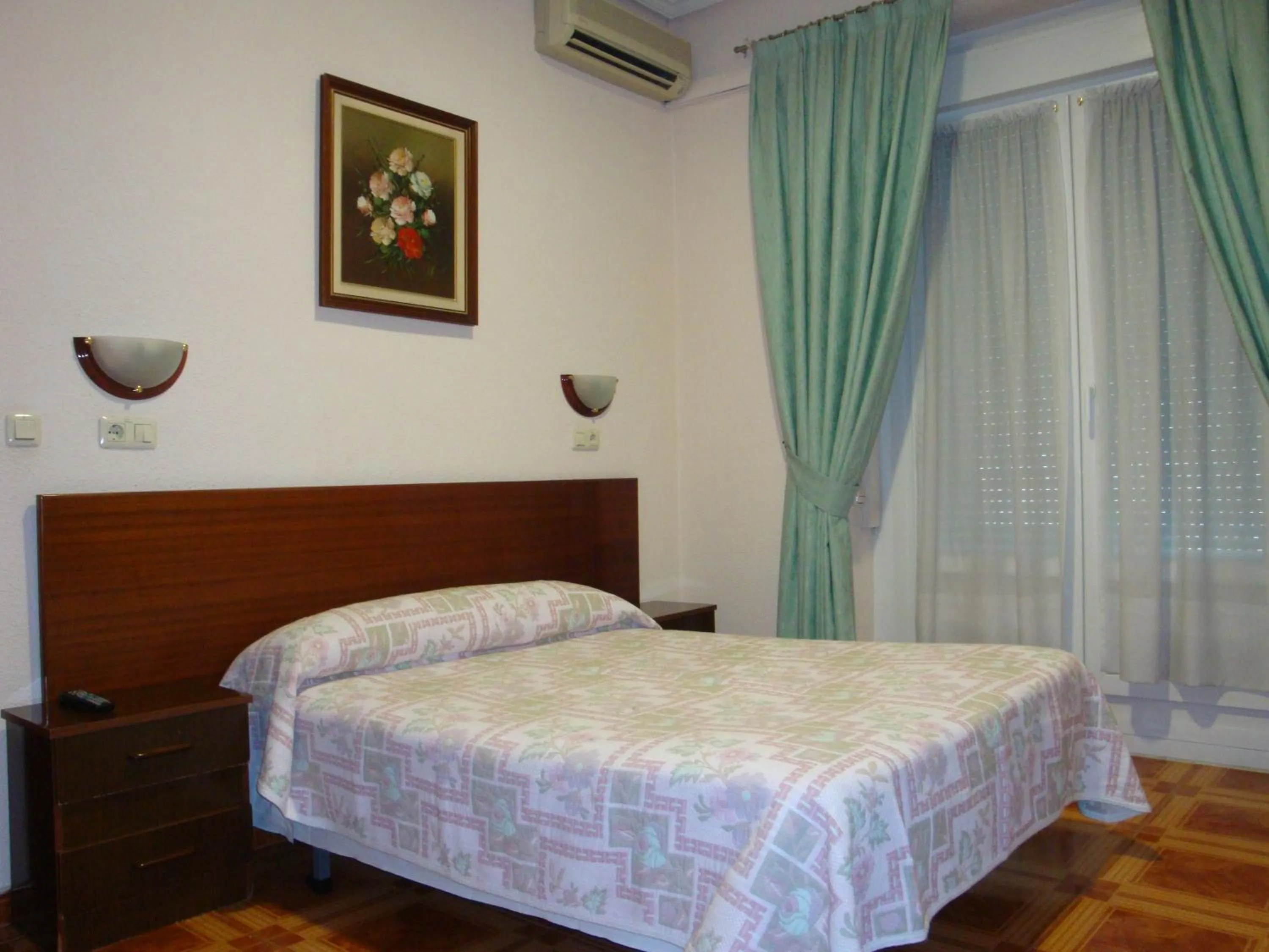 Bedroom, Bed in Hostal Zamora