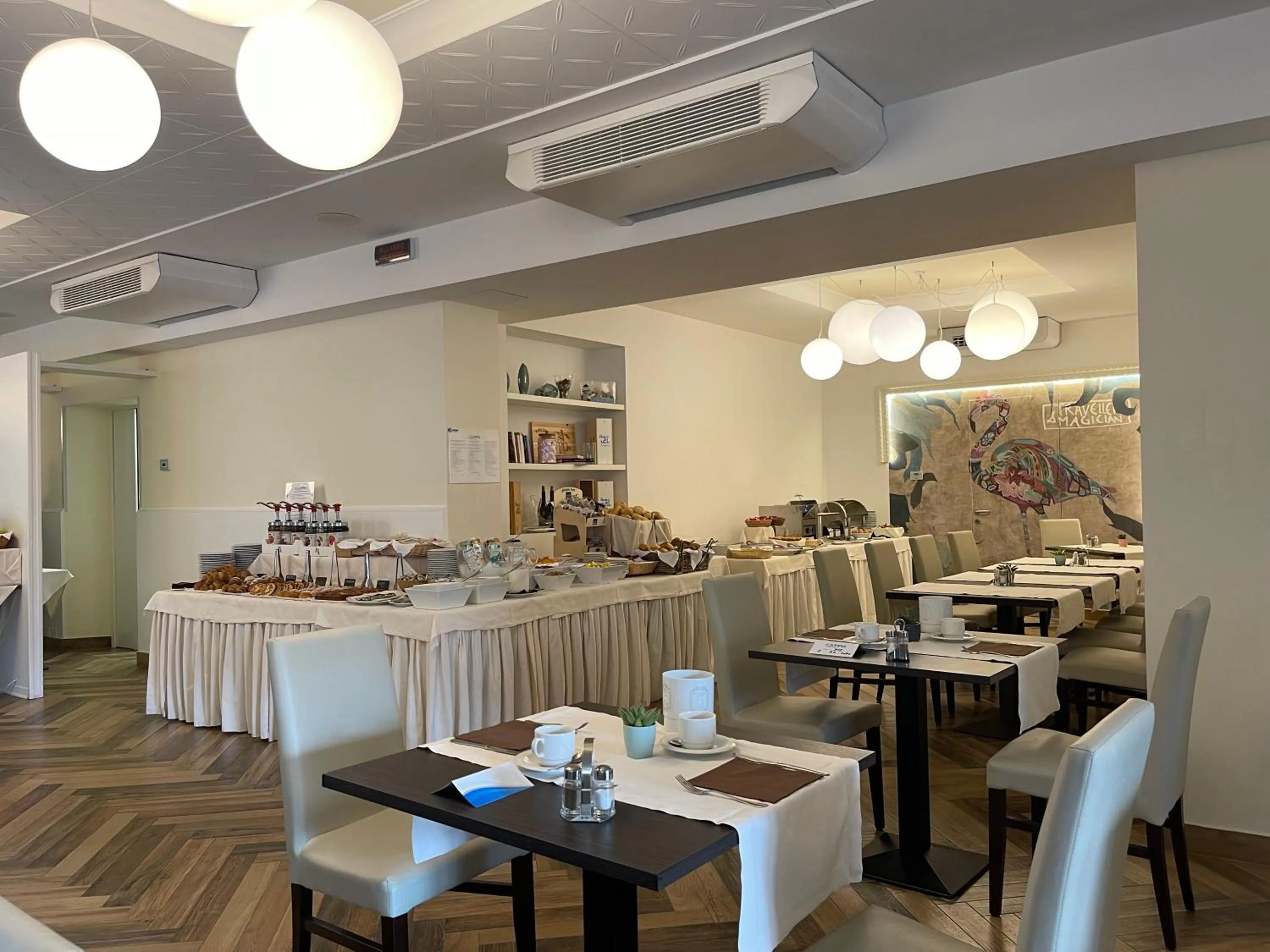 Restaurant/places to eat in Olimpia Hotel & Aparthotel