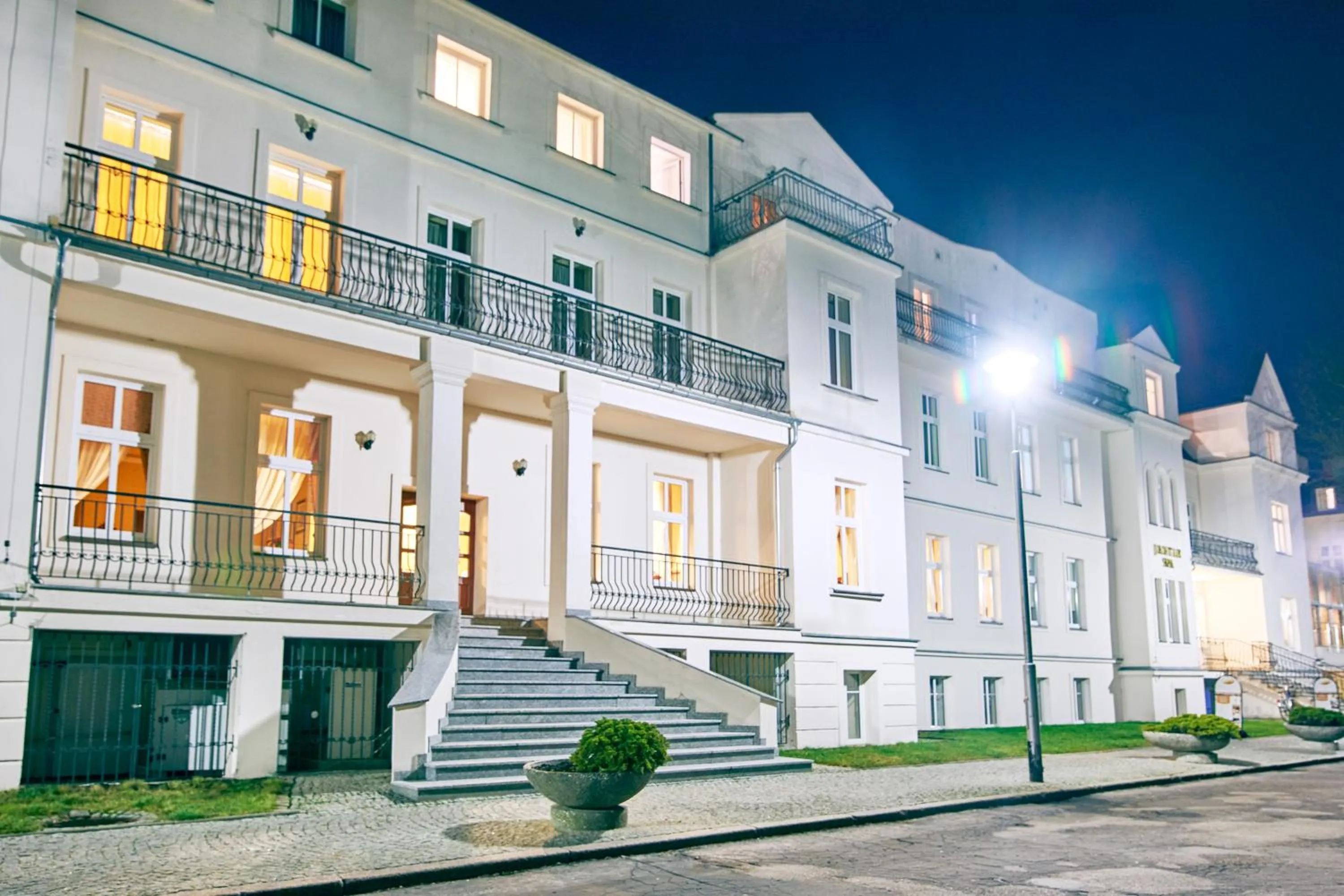 Facade/entrance in Jantar Hotel & SPA by Zdrojowa