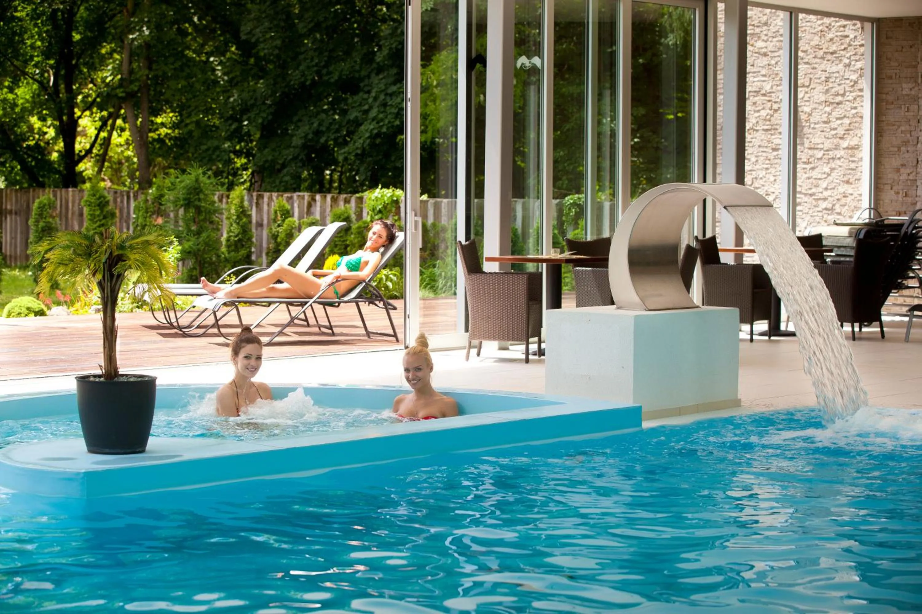 Swimming pool in Hotel Park