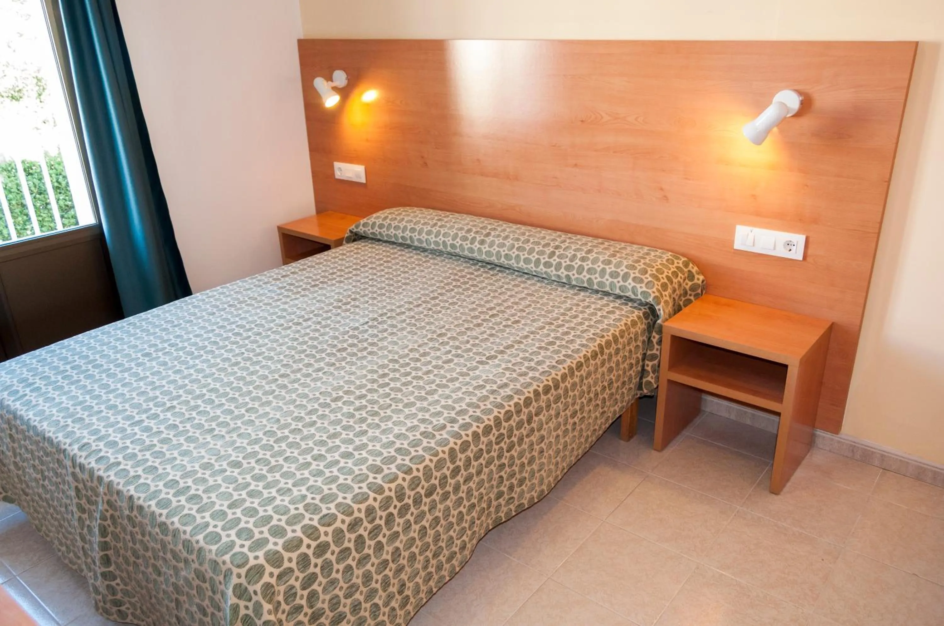 Bedroom, Bed in Hotel Madrid