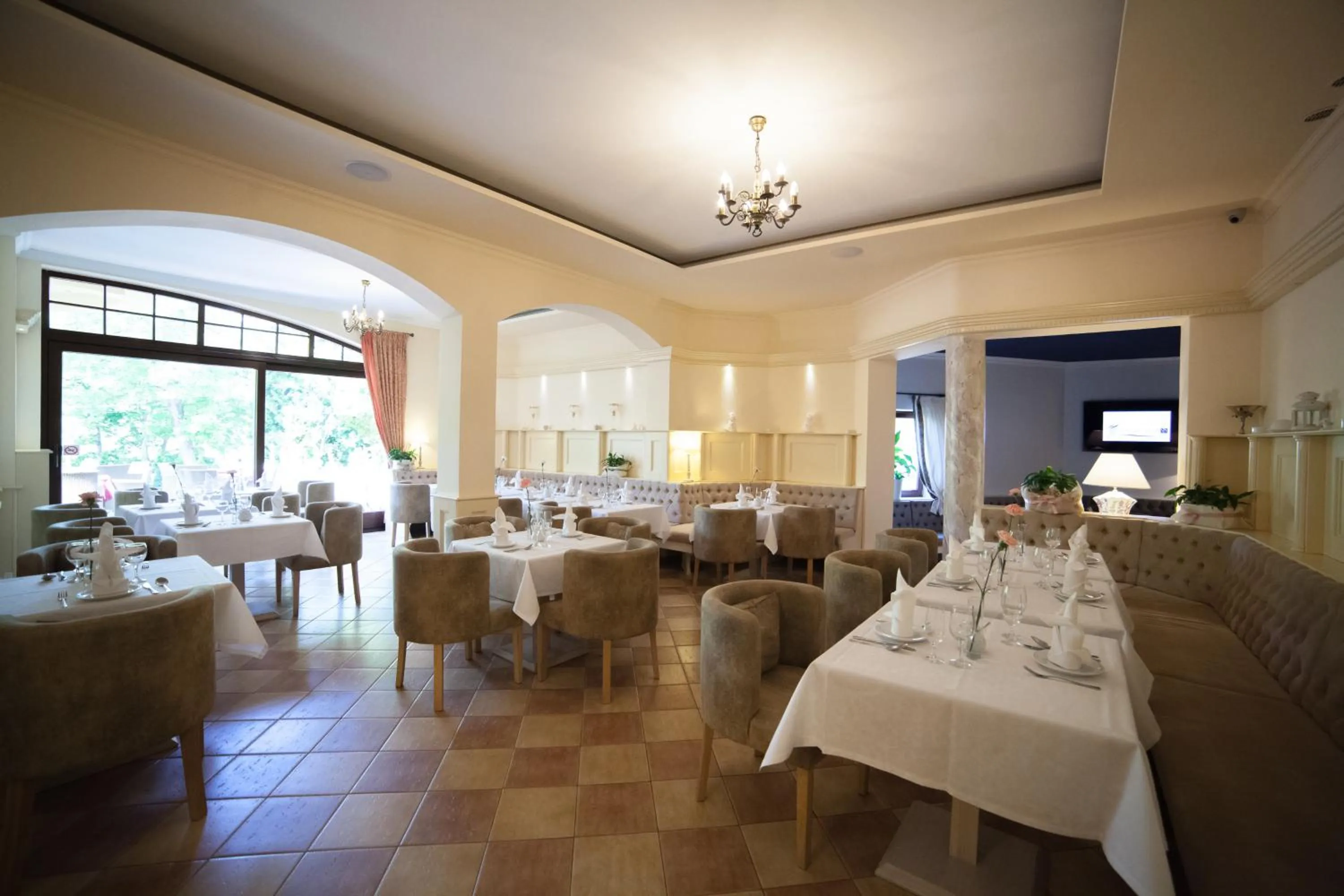 Restaurant/places to eat in Trofana Wellness & SPA