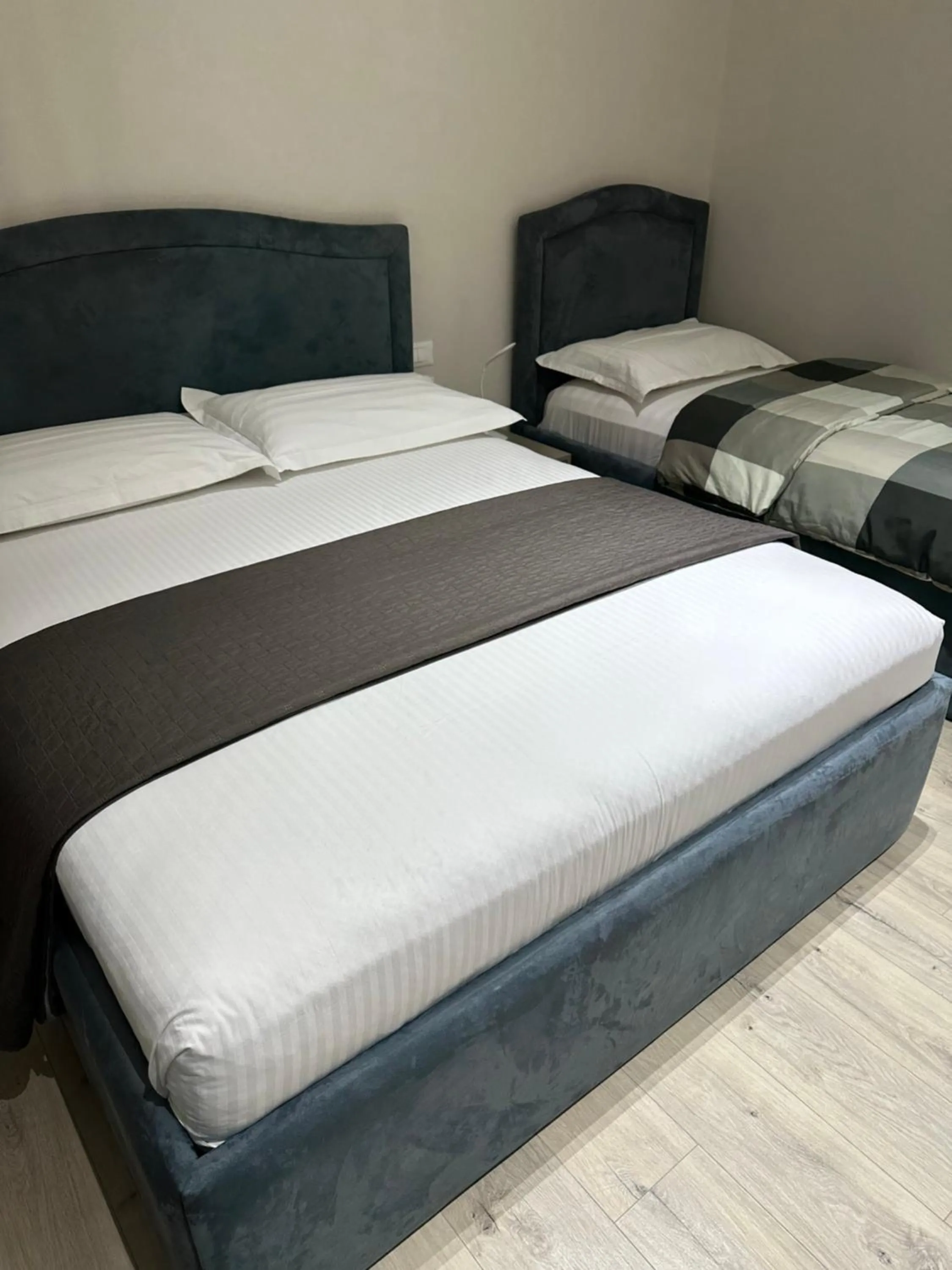 Bed in Brilant Apartament