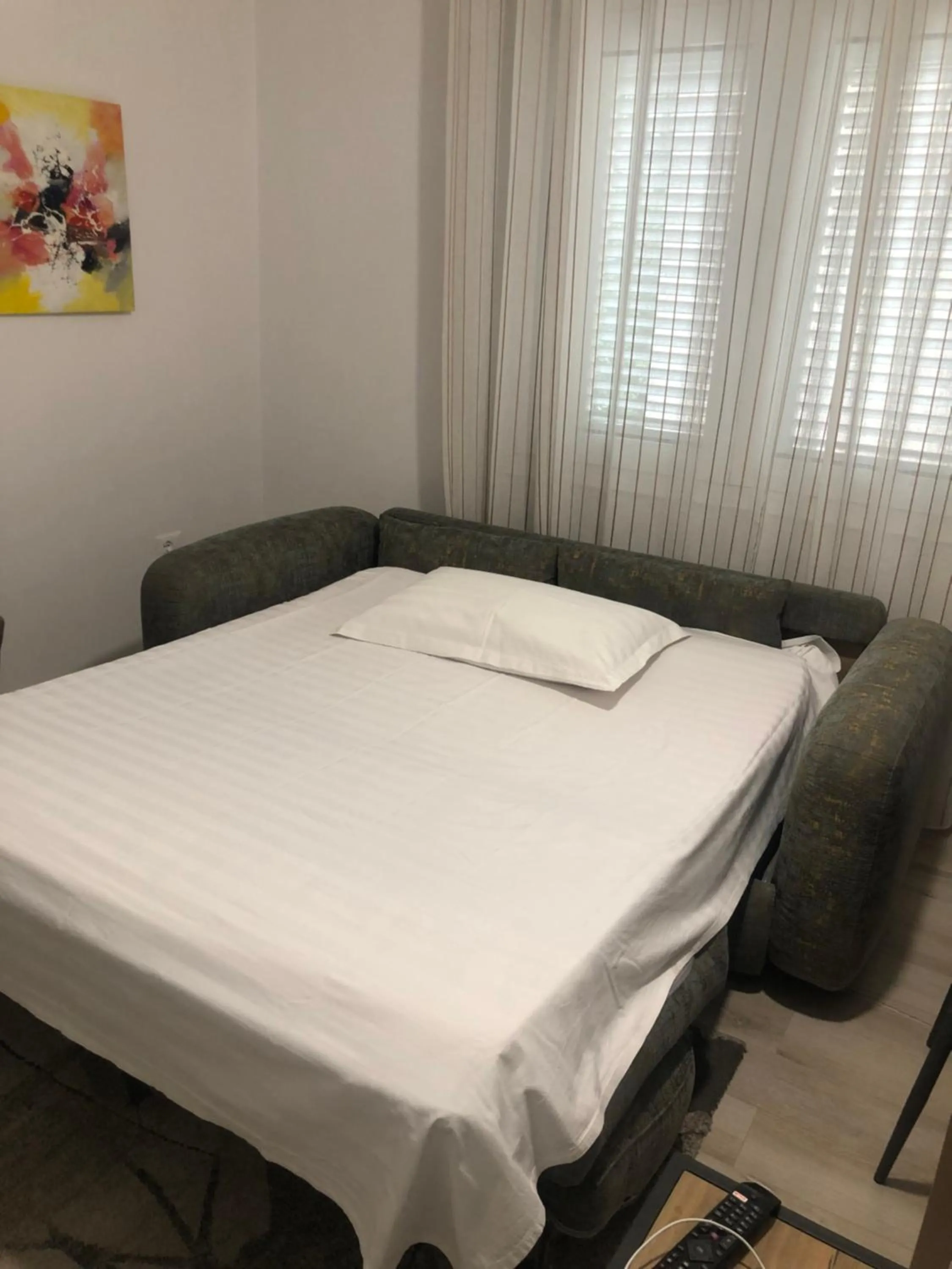 Bed in Brilant Apartament