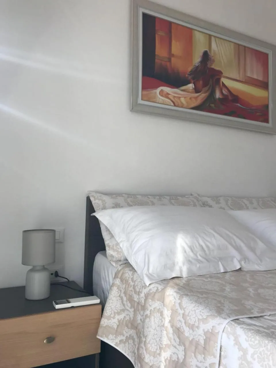 Bed in Brilant Apartament