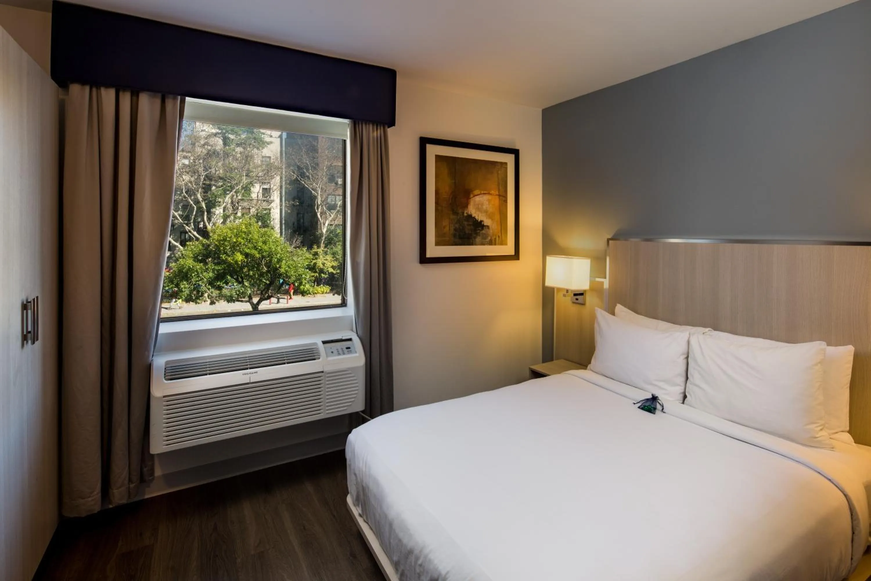 Bedroom, Bed in The Gatsby Hotel