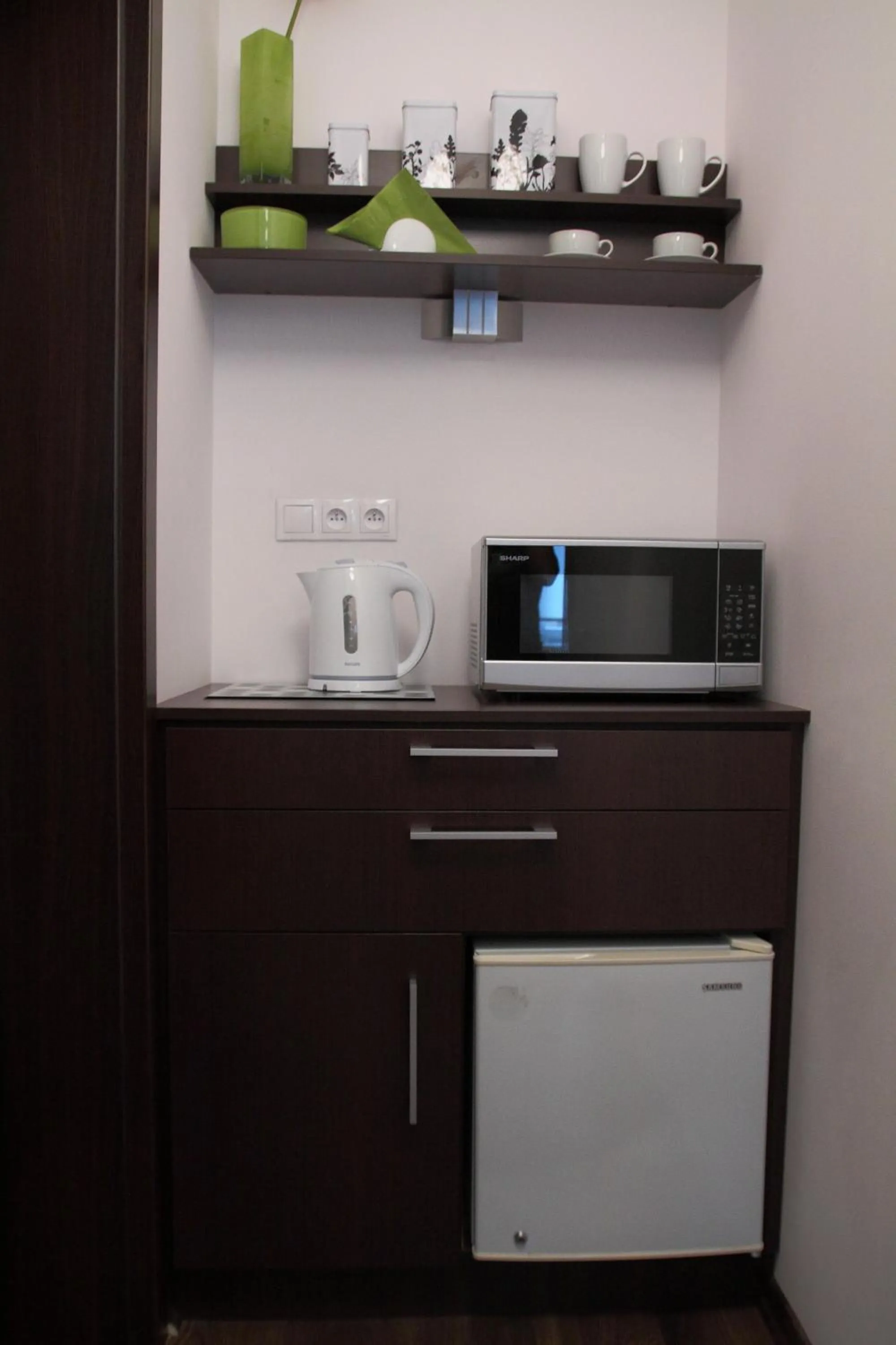 Coffee/tea facilities in Glam House Apartments