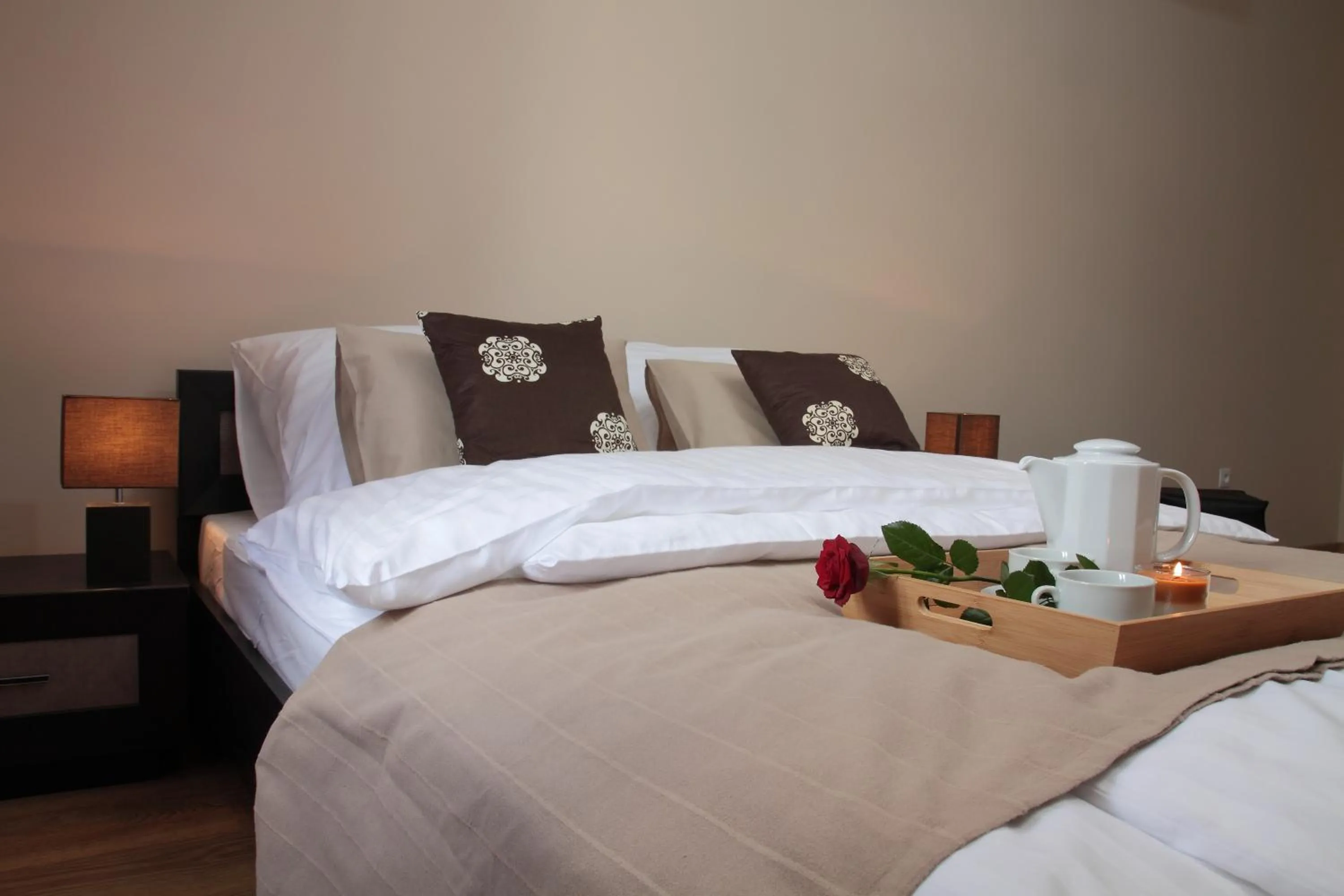 Bed in Glam House Apartments