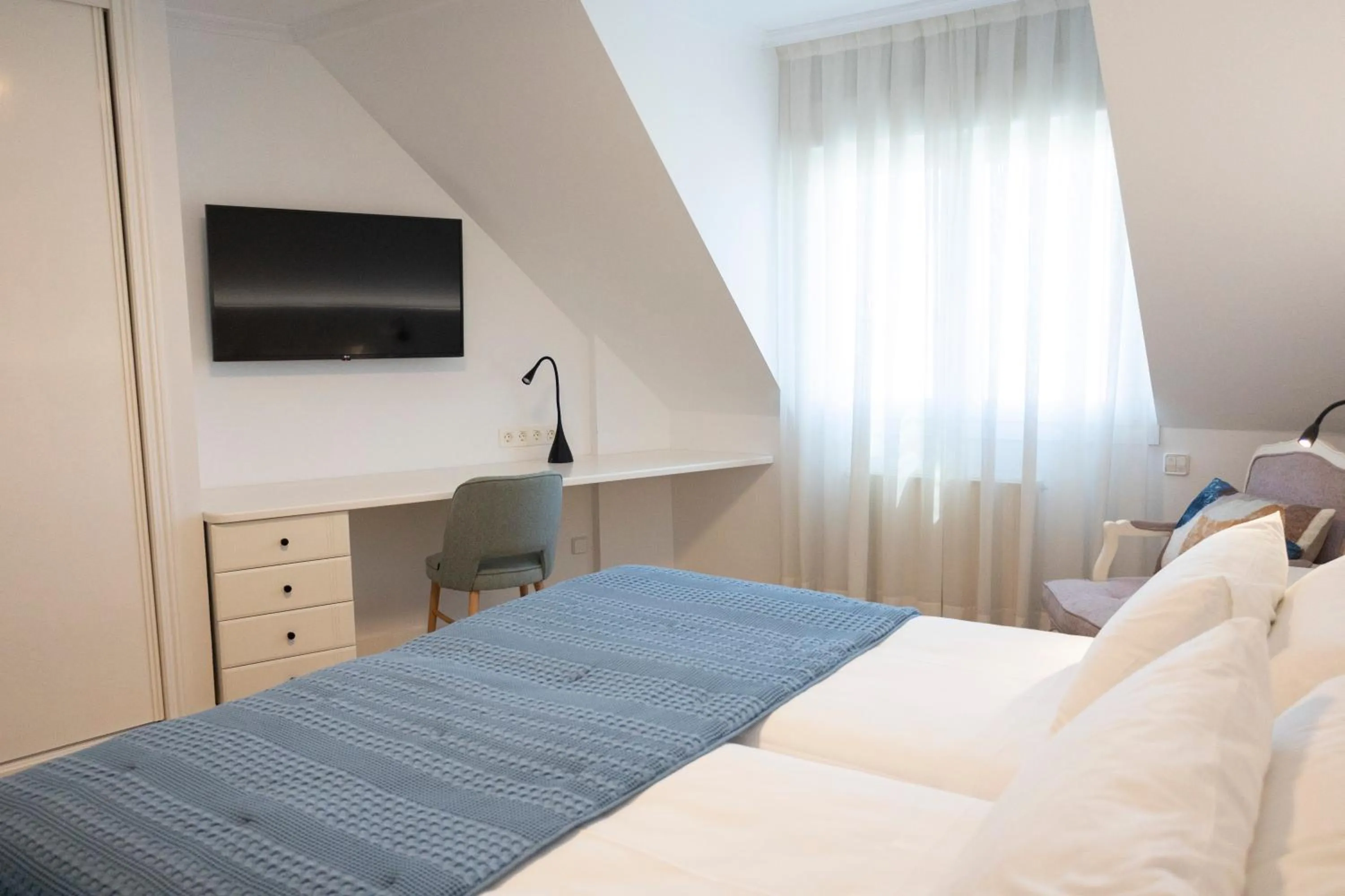 Bedroom, Bed in Hotel Maruxia *** Superior