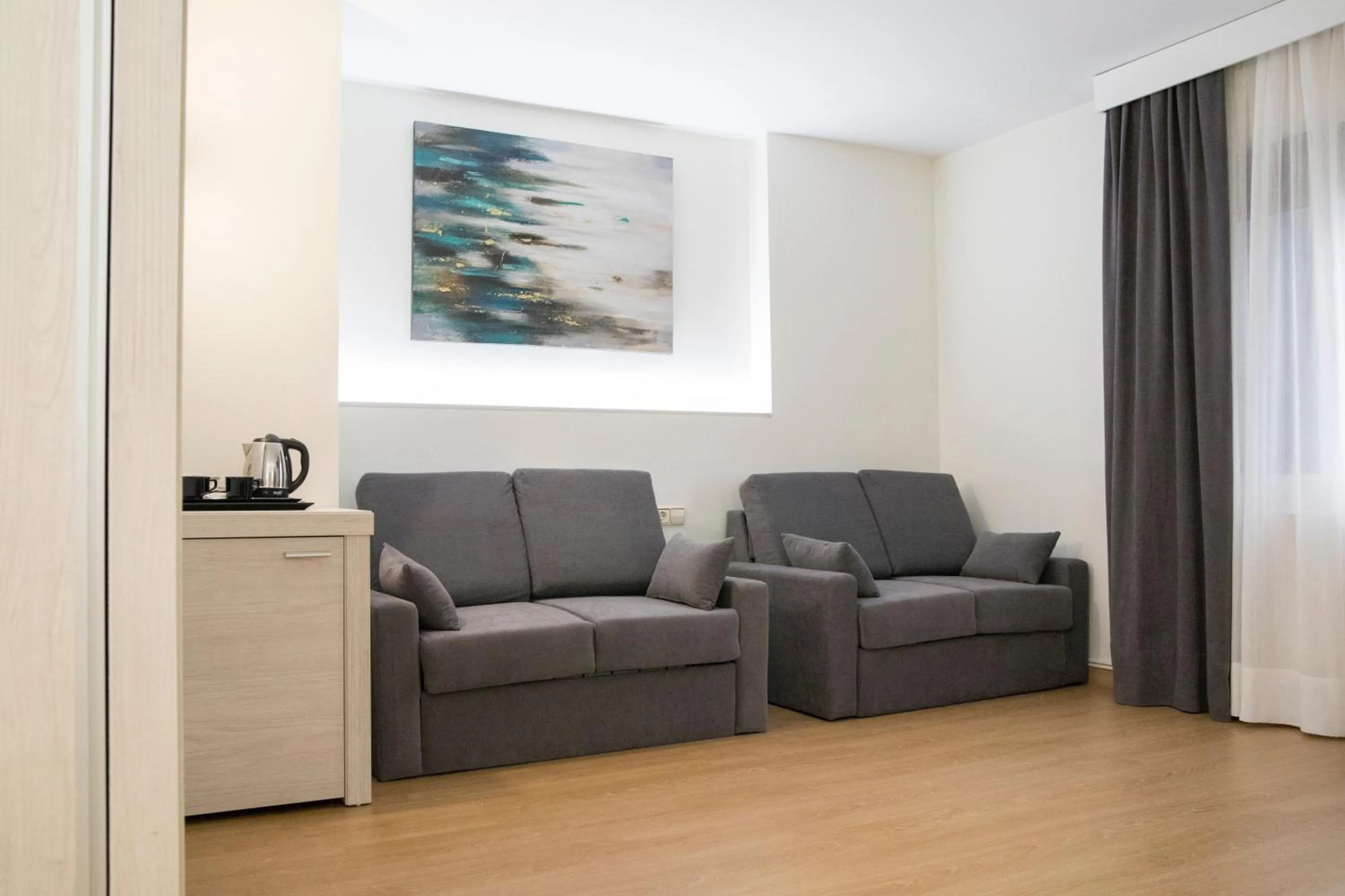 Coffee/tea facilities in Hotel Maruxia *** Superior