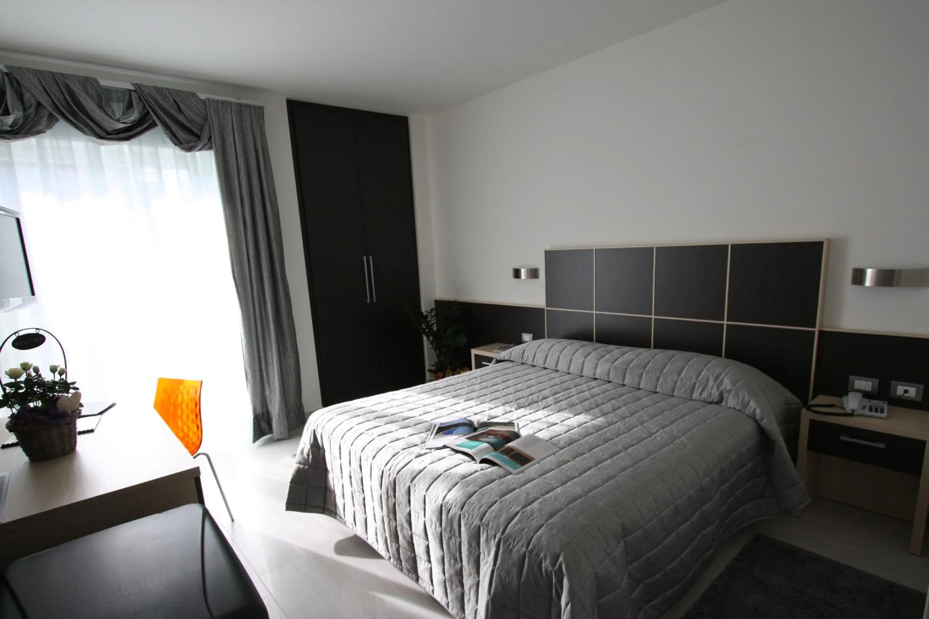 Photo of the whole room, Bed in Hotel Garnì Corallo