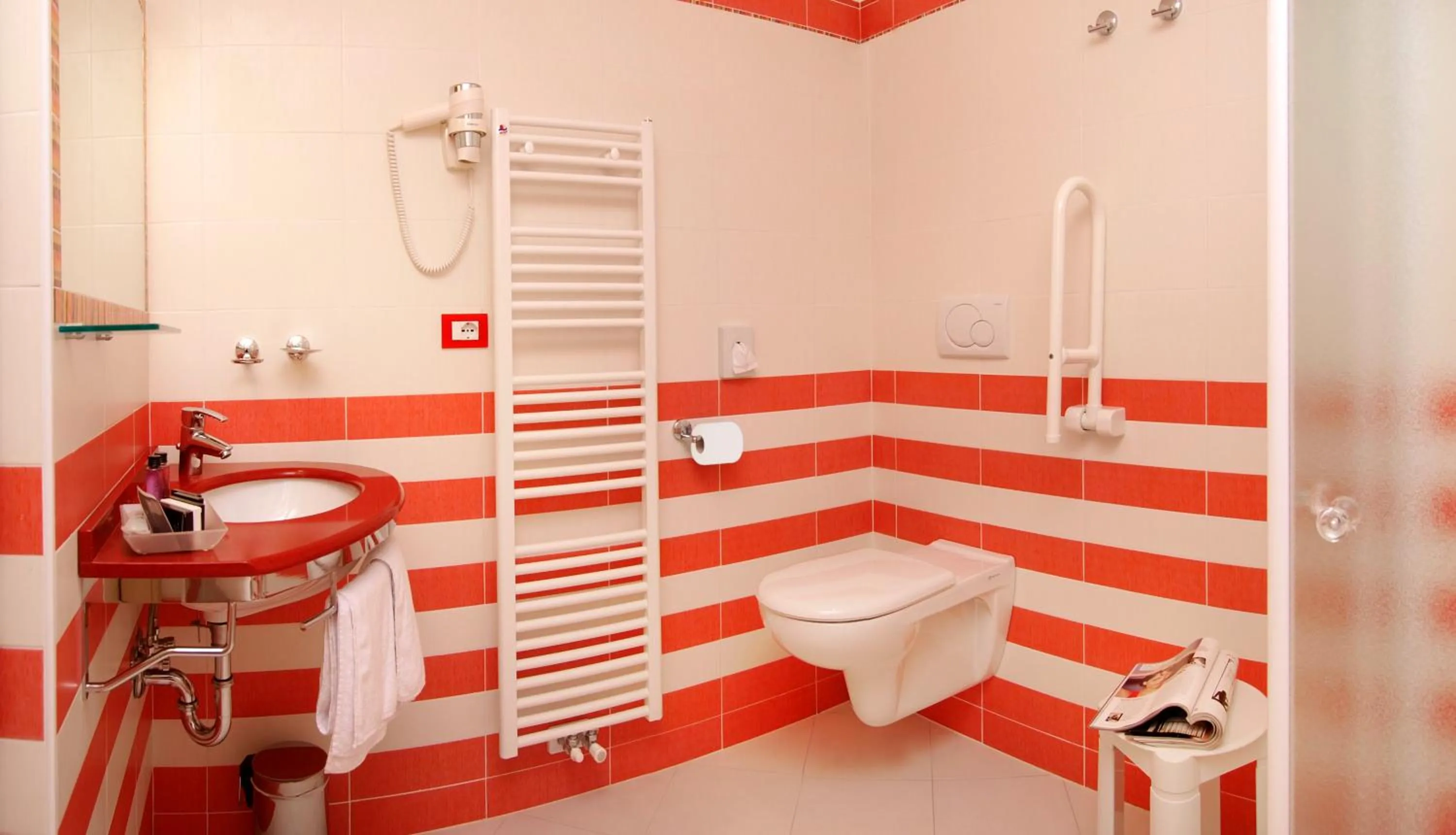 Toilet in Hotel Garnì Corallo