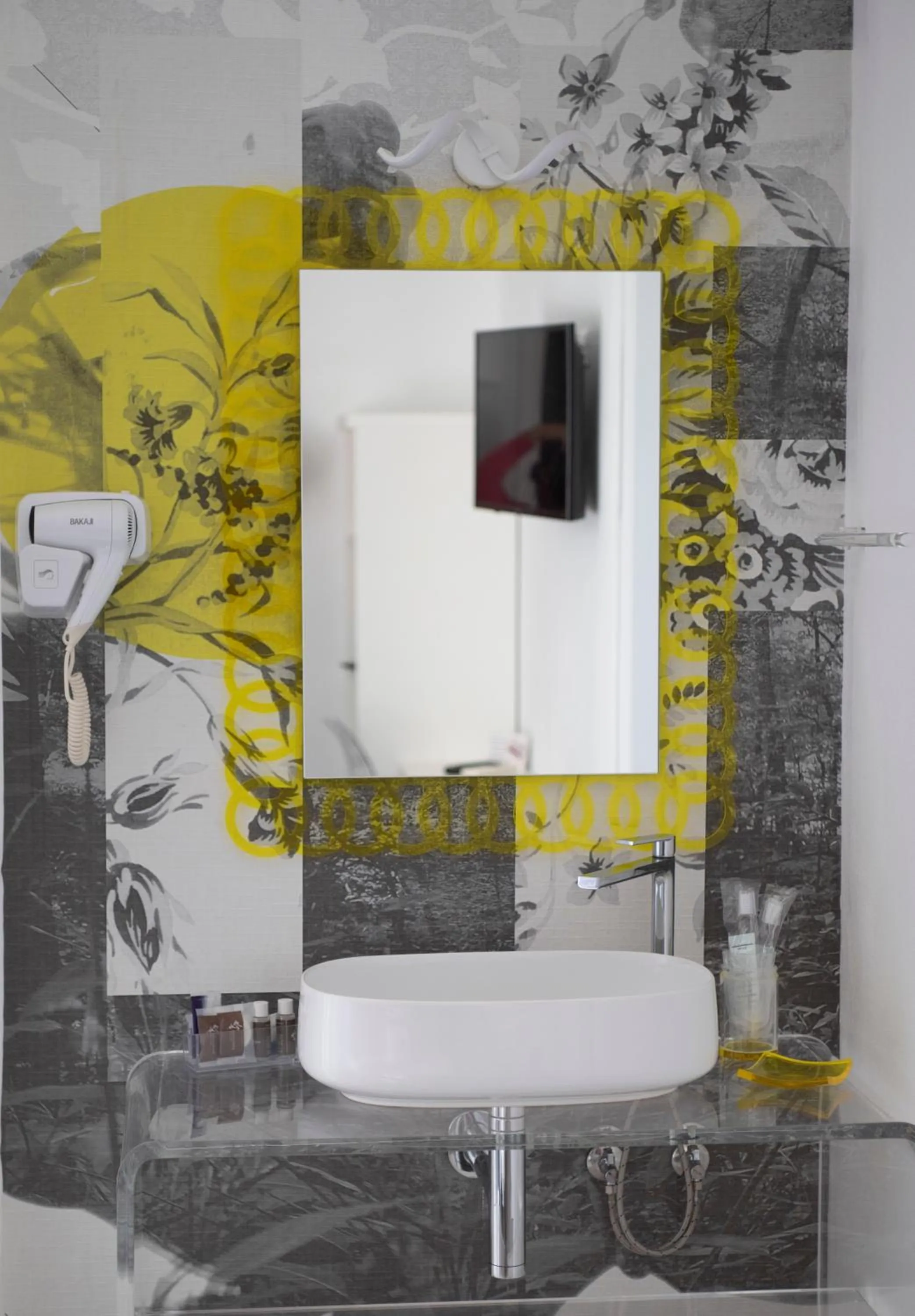 Photo of the whole room in Hotel Ligure