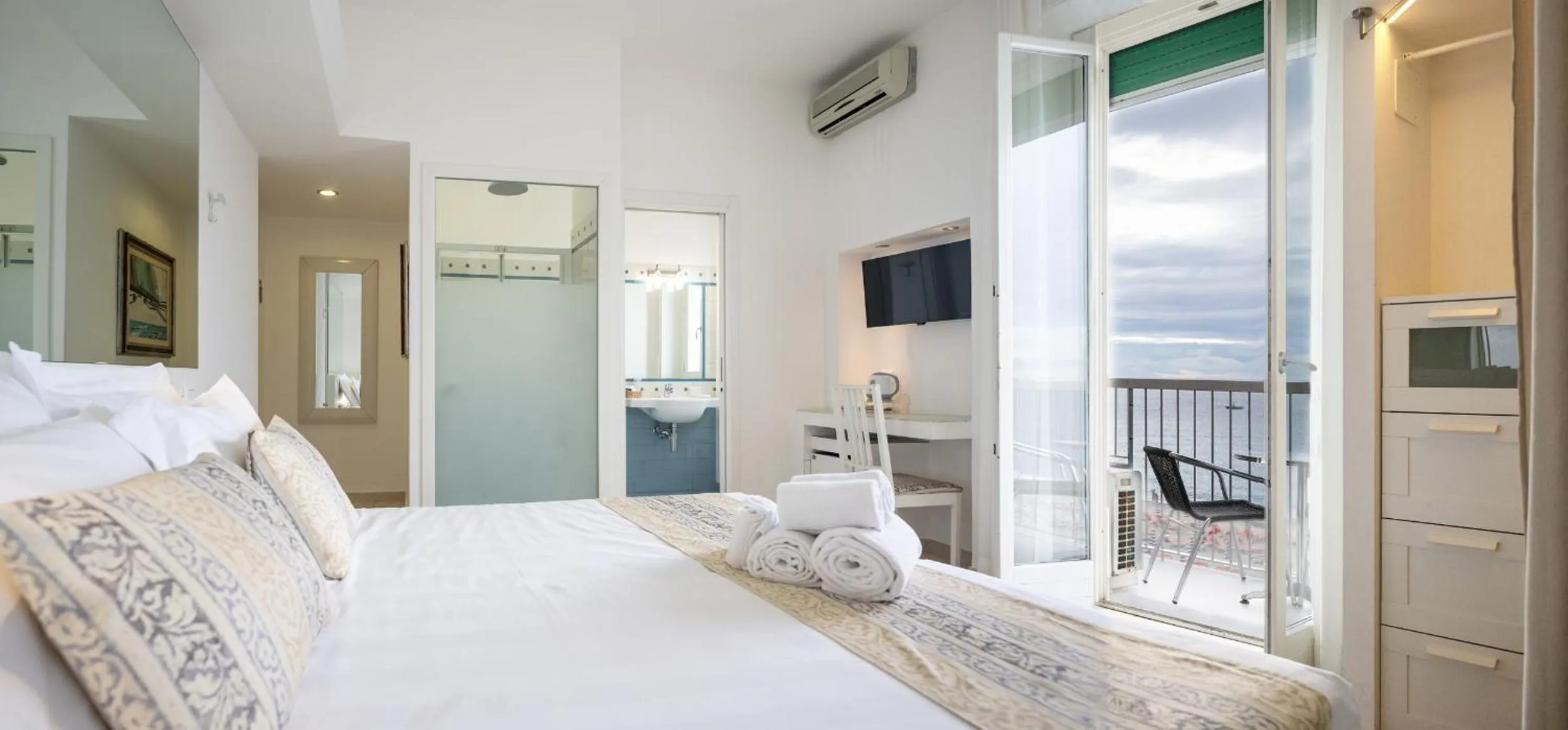 Shower in Hotel Ligure