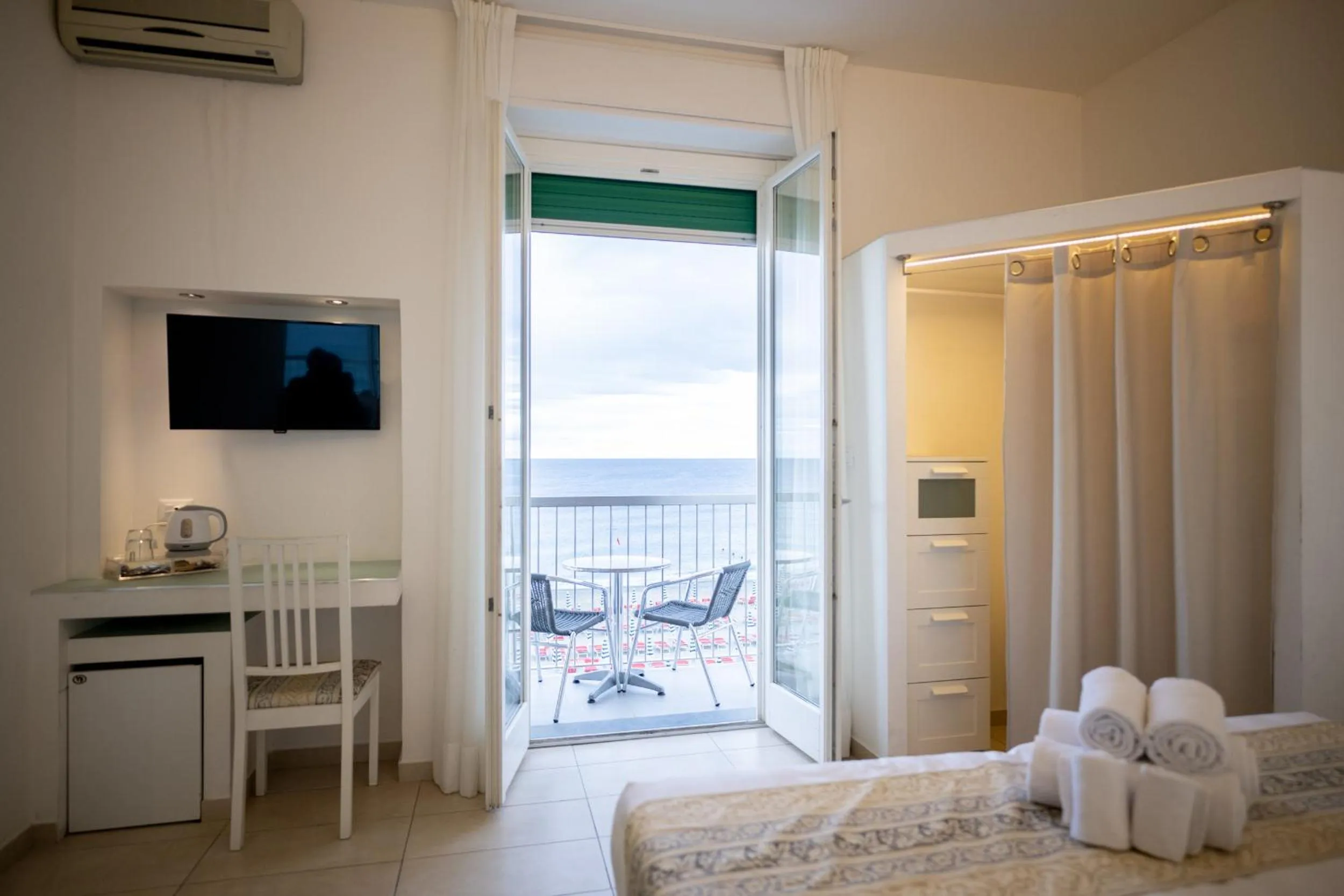 TV and multimedia in Hotel Ligure