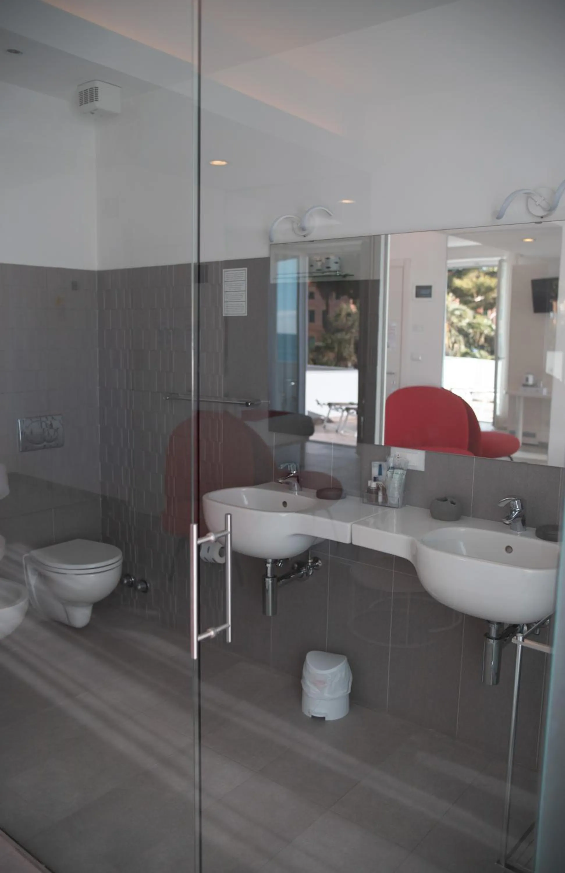 Bathroom in Hotel Ligure