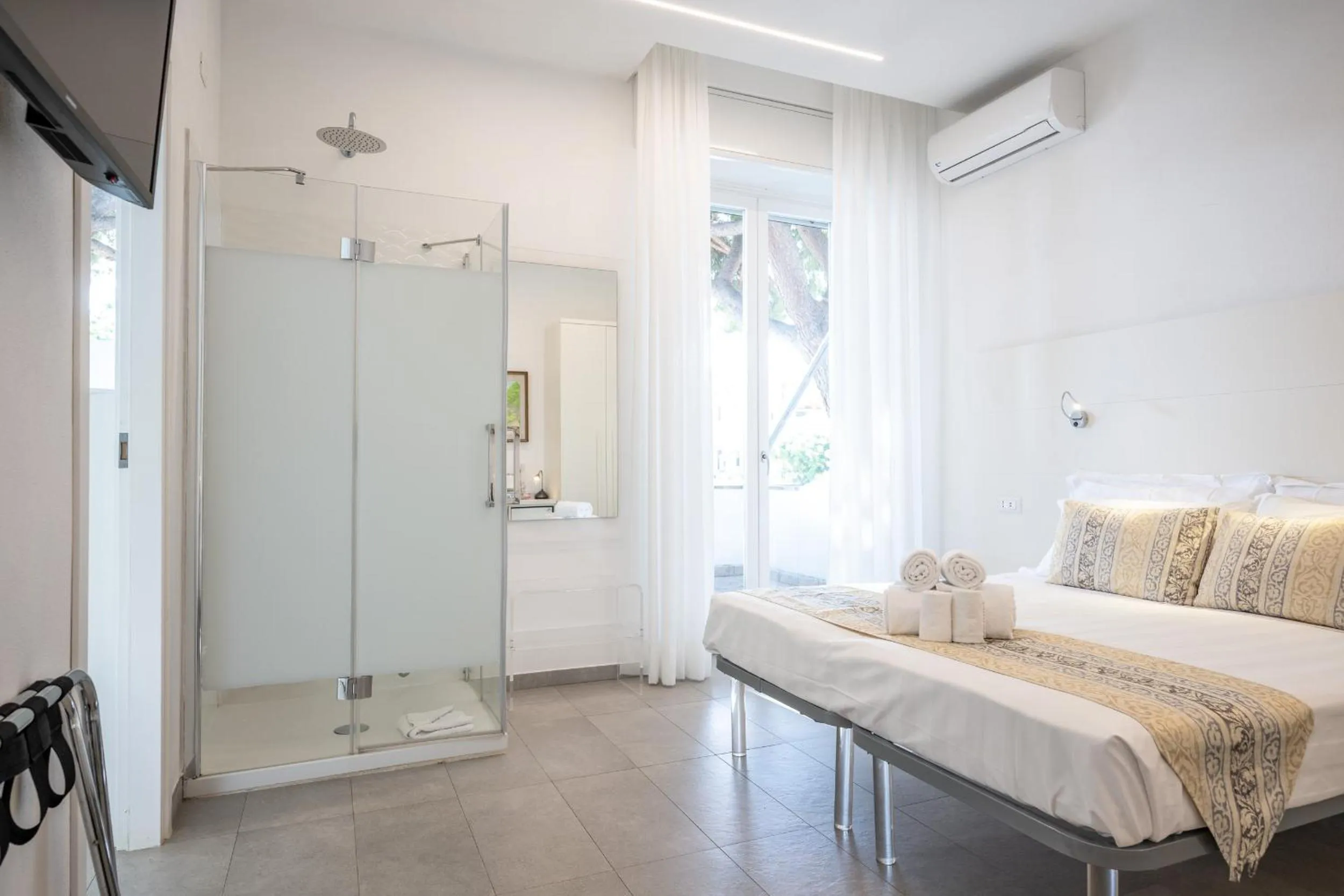 Shower in Hotel Ligure