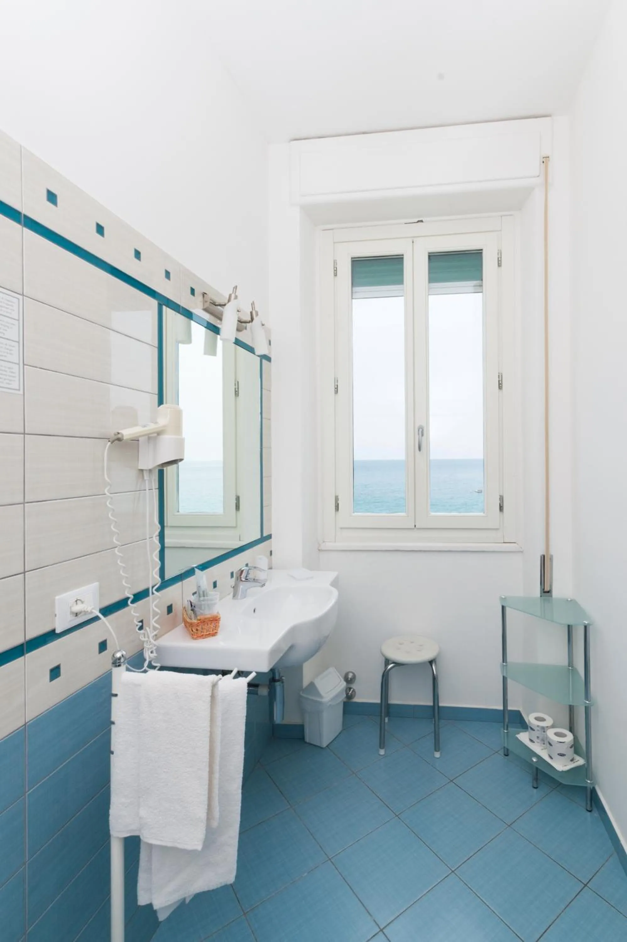 Bathroom in Hotel Ligure