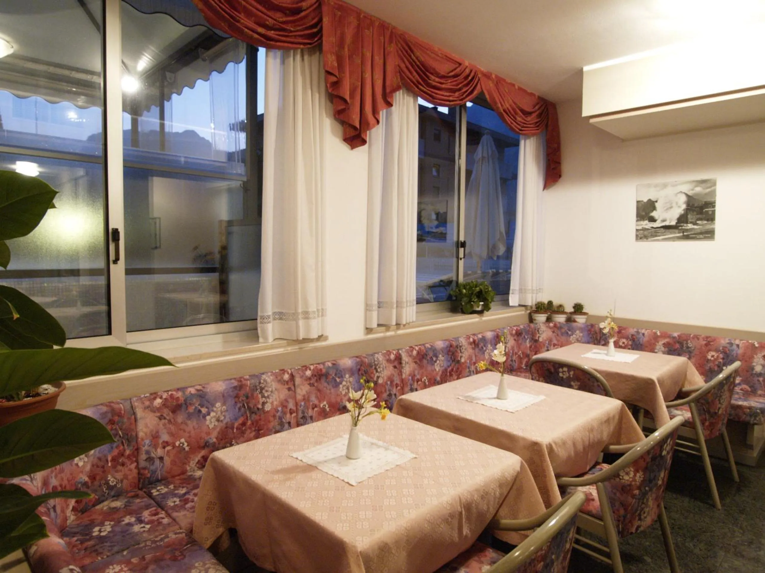 Restaurant/places to eat in Hotel Miorelli