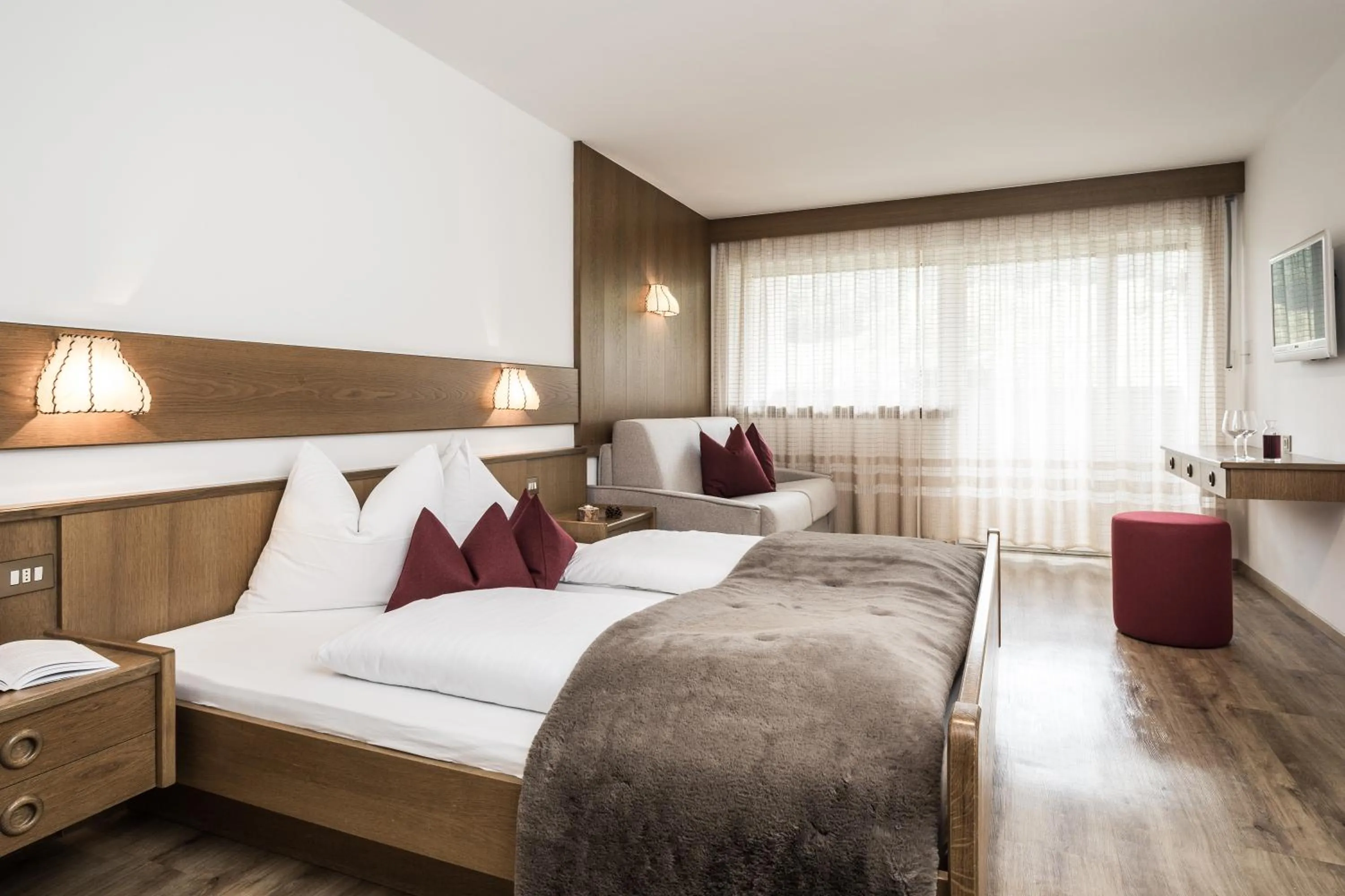 Bedroom, Bed in Hotel Zum Löwen - Al Leone