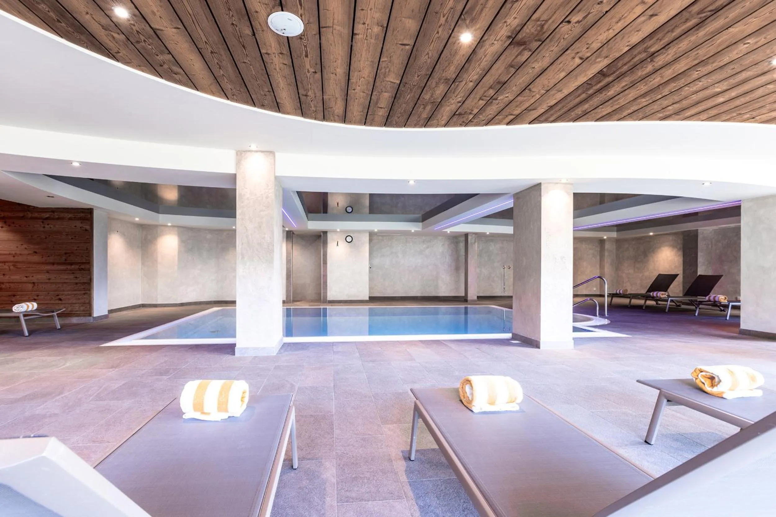 Swimming pool in Hotel Zum Löwen - Al Leone