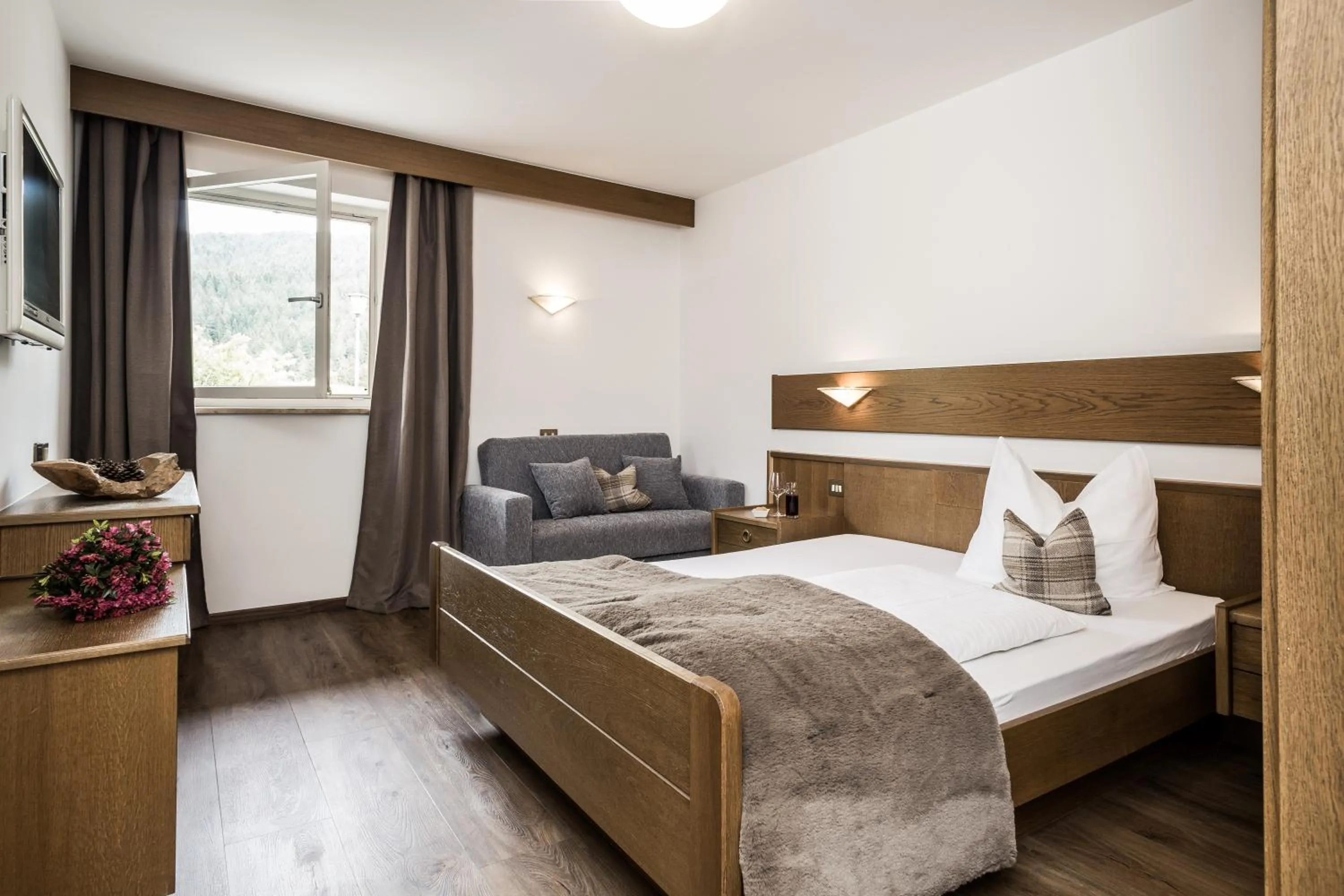 Bedroom, Bed in Hotel Zum Löwen - Al Leone