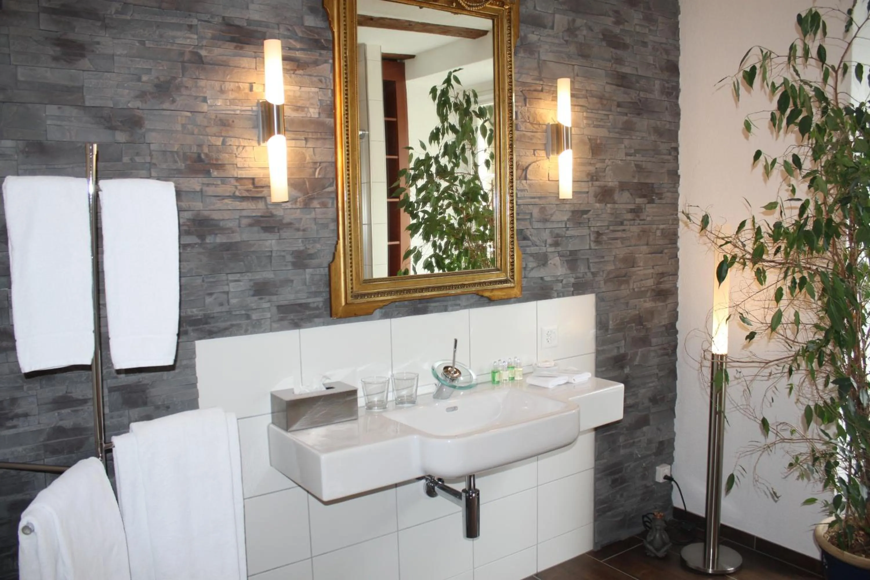 Bathroom in Hotel Krone Sihlbrugg