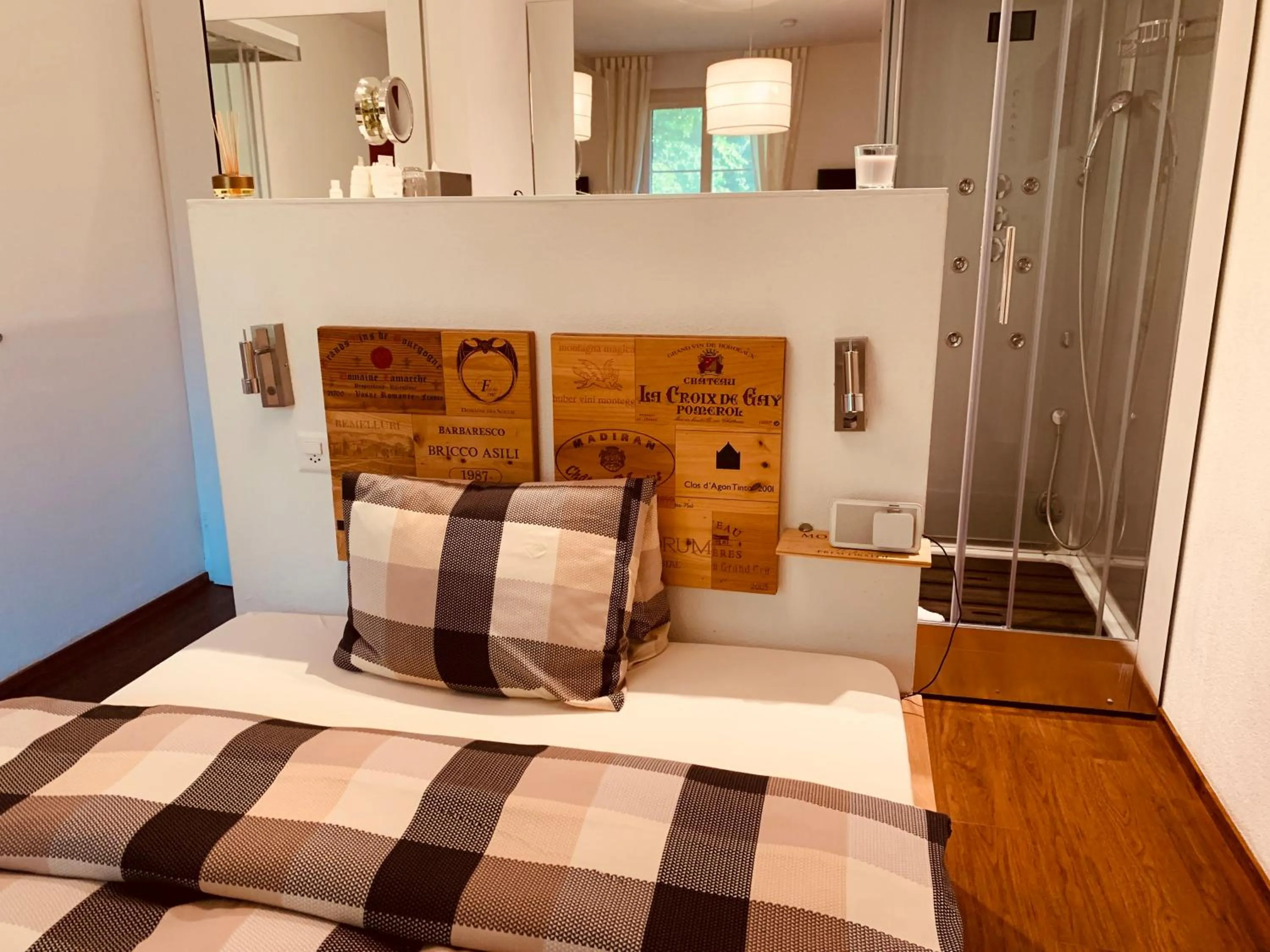 Bed in Hotel Krone Sihlbrugg