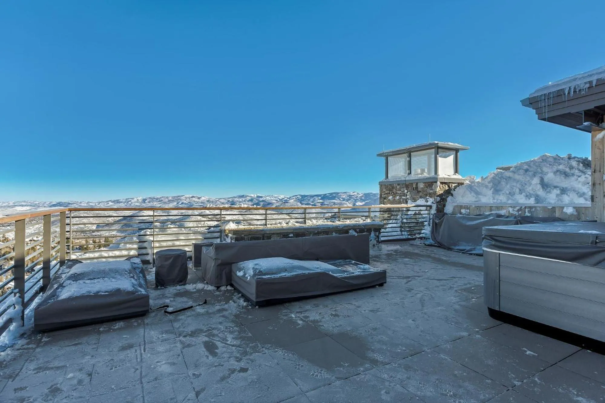 Patio in Stein Eriksen Residences