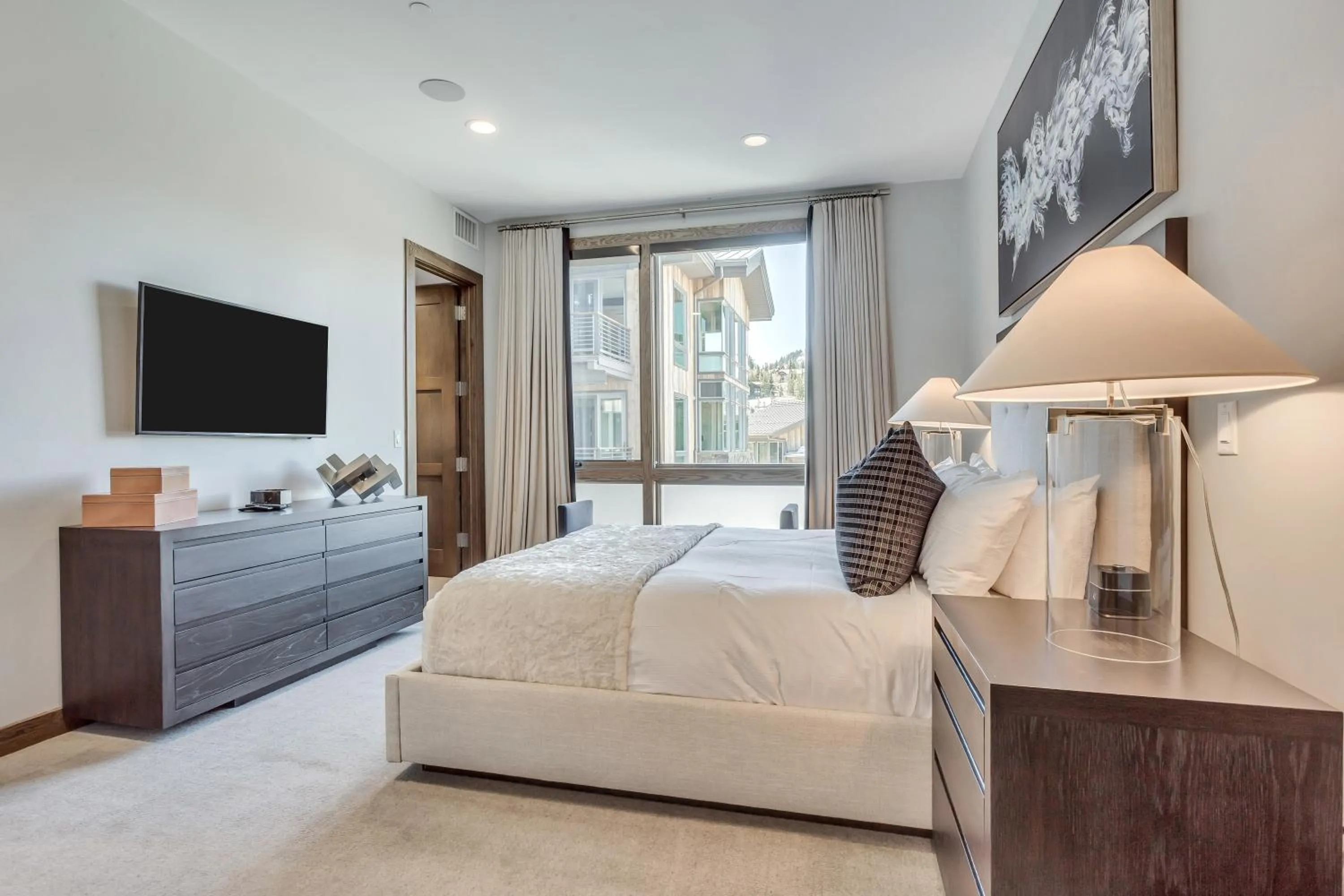 Bedroom, Bed in Stein Eriksen Residences