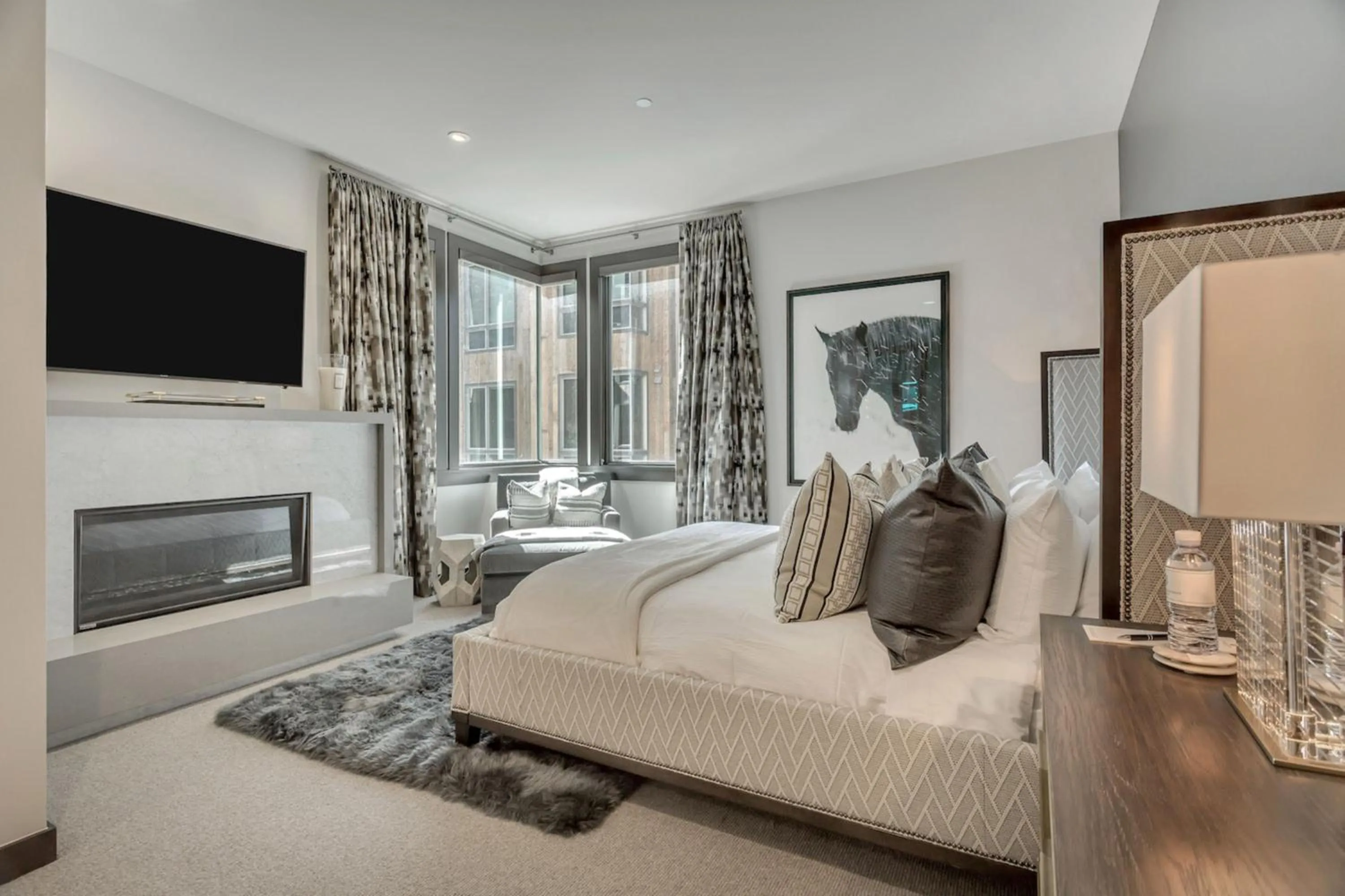 Bedroom, Bed in Stein Eriksen Residences