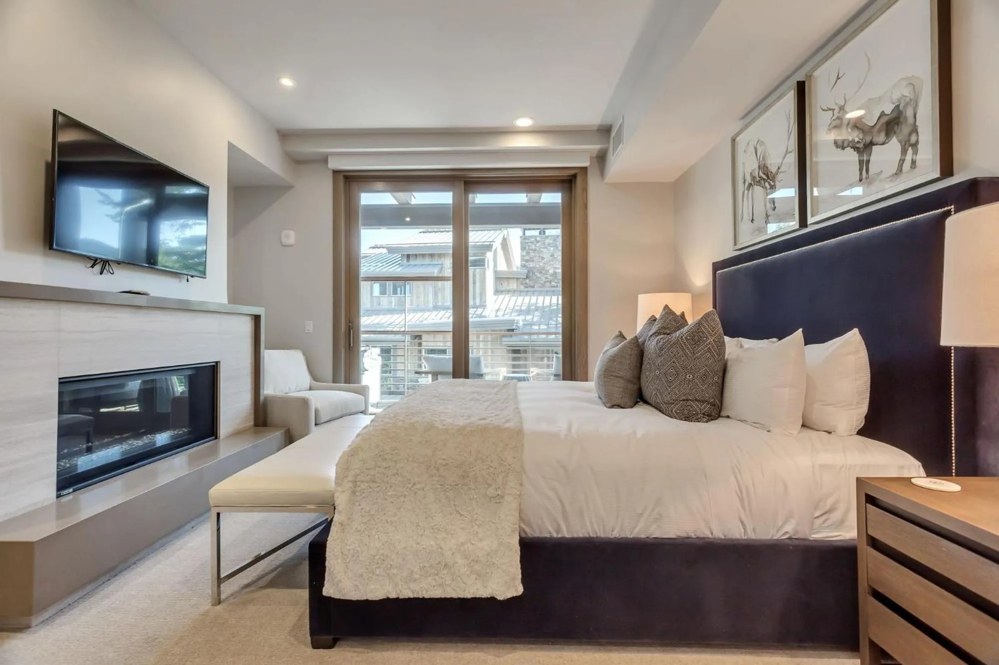 Bedroom, Bed in Stein Eriksen Residences