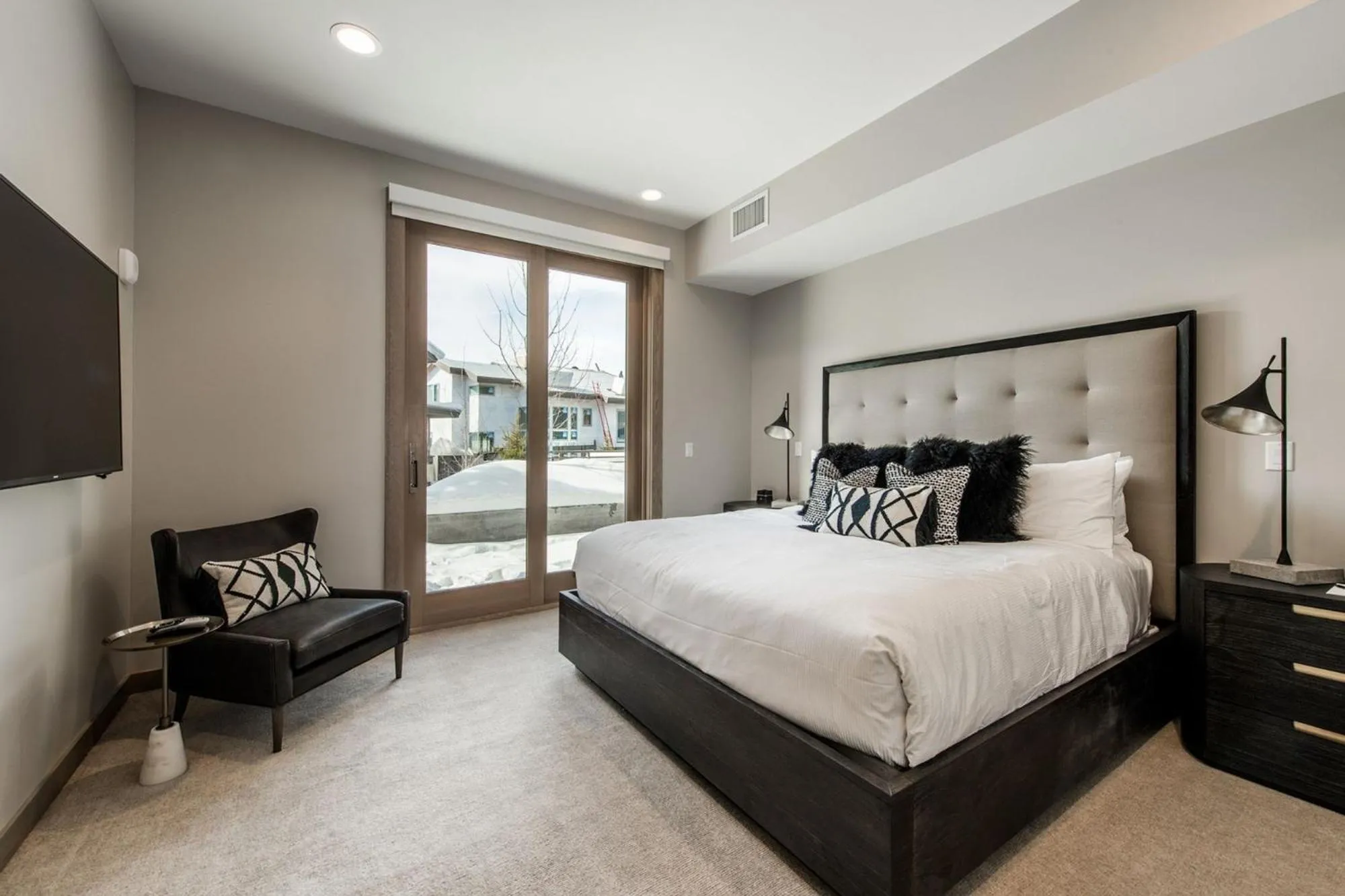 Bedroom, Bed in Stein Eriksen Residences