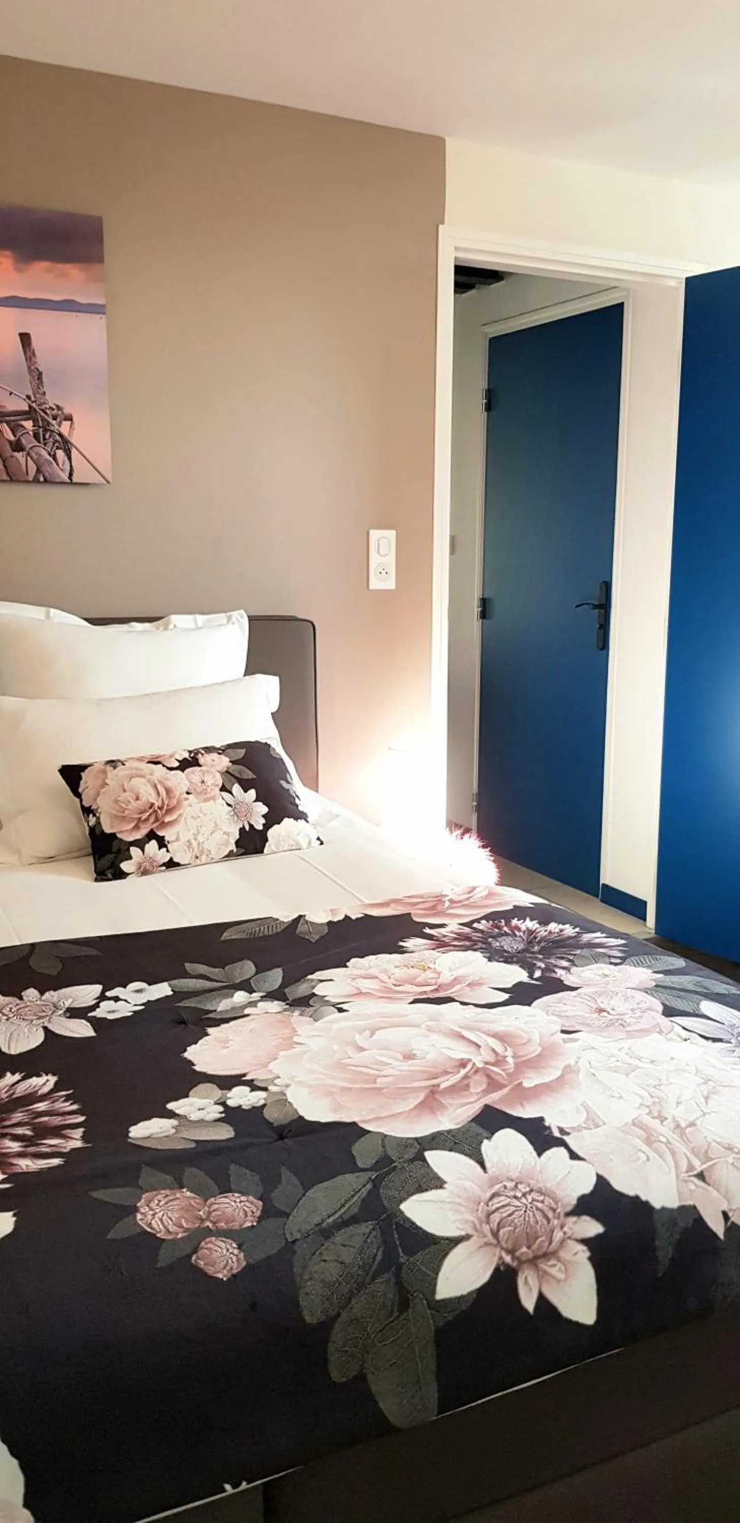 Bedroom, Bed in Il etait une ferme