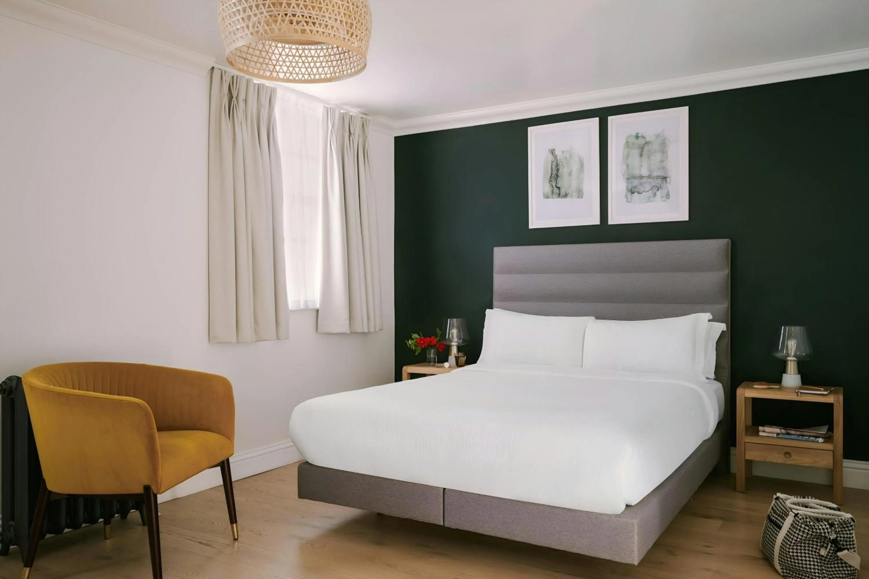 Bedroom, Bed in Chelsea Green Hotel, Sonder by Marriott Bonvoy